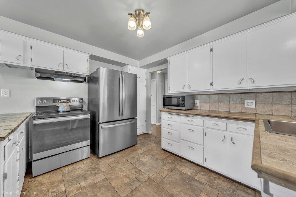 8613 E Bridgeport Ave - Photo 11