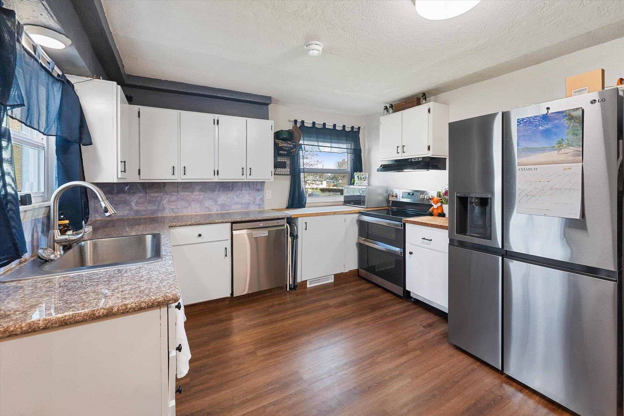 1611 E Bridgeport Ave - Photo 11