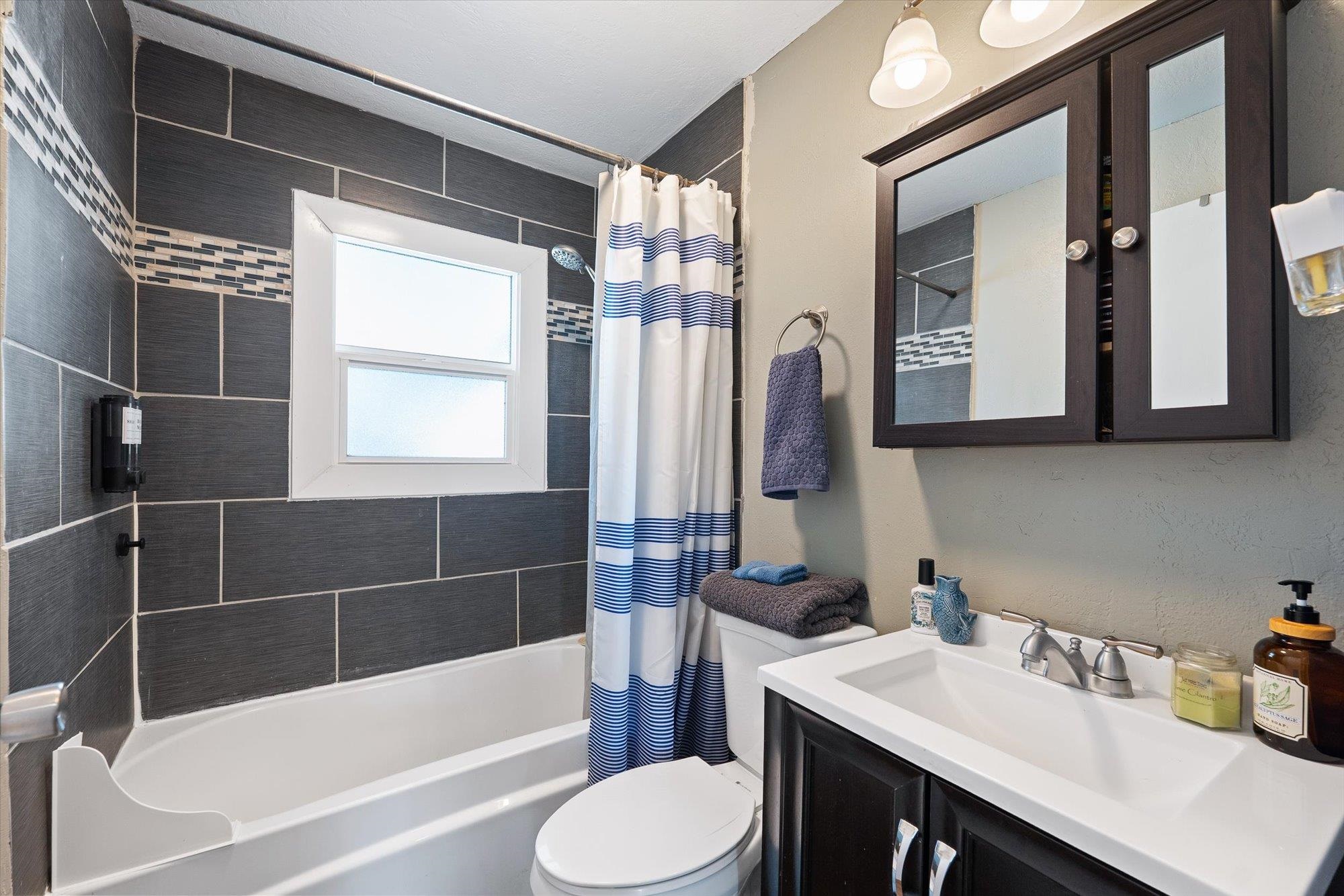 1611 E Bridgeport Ave - Photo 16