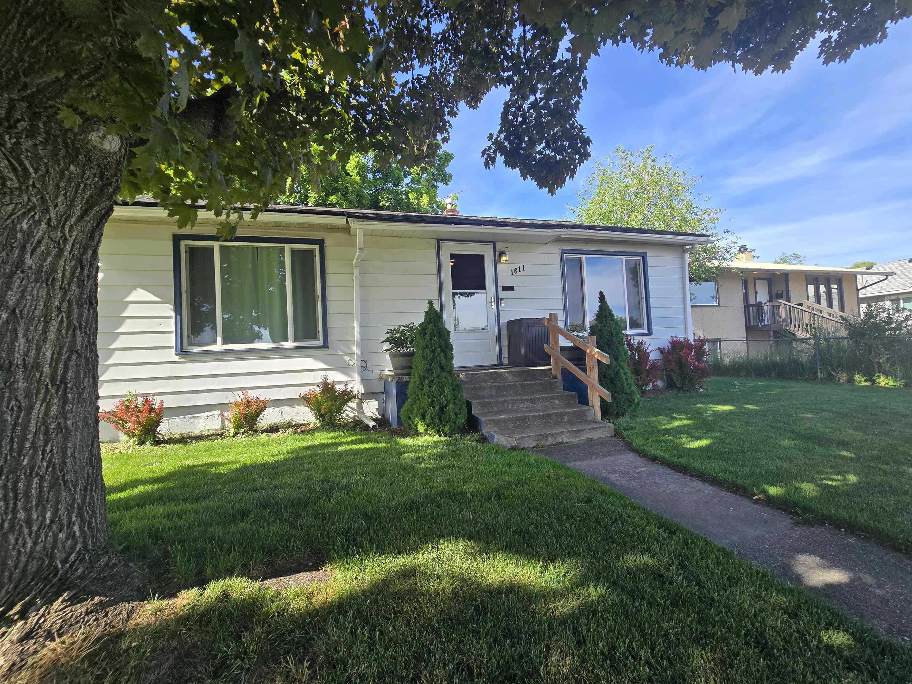 1611 E Bridgeport Ave - Photo 3
