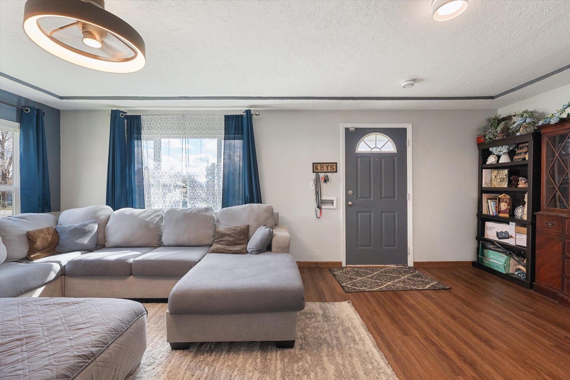 1611 E Bridgeport Ave - Photo 9