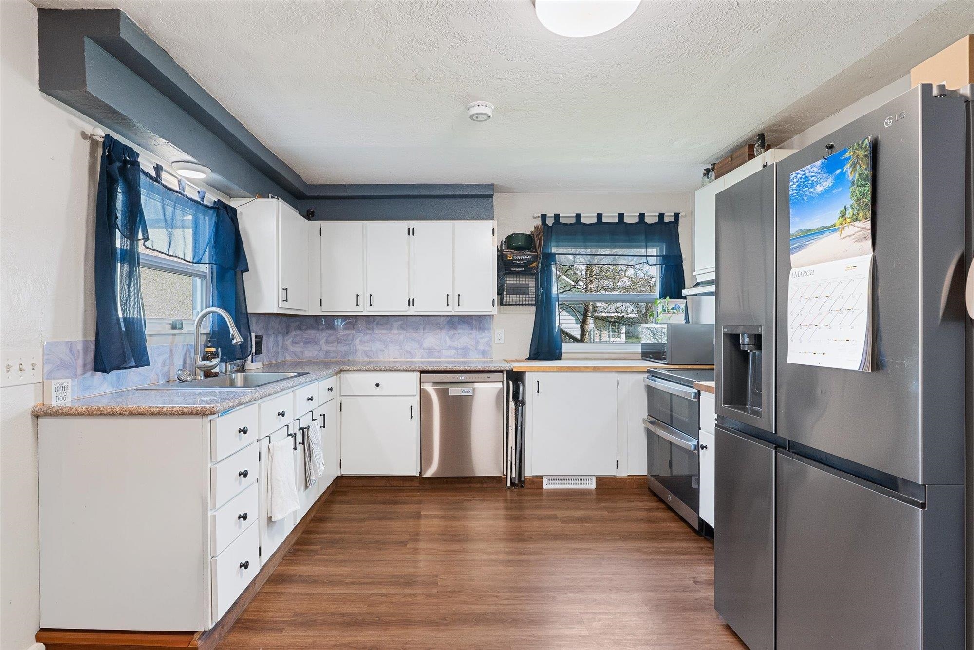 1611 E Bridgeport Ave - Photo 10