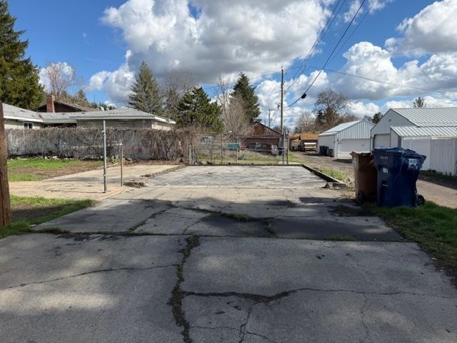 4004 E Frederick Ave - Photo 4