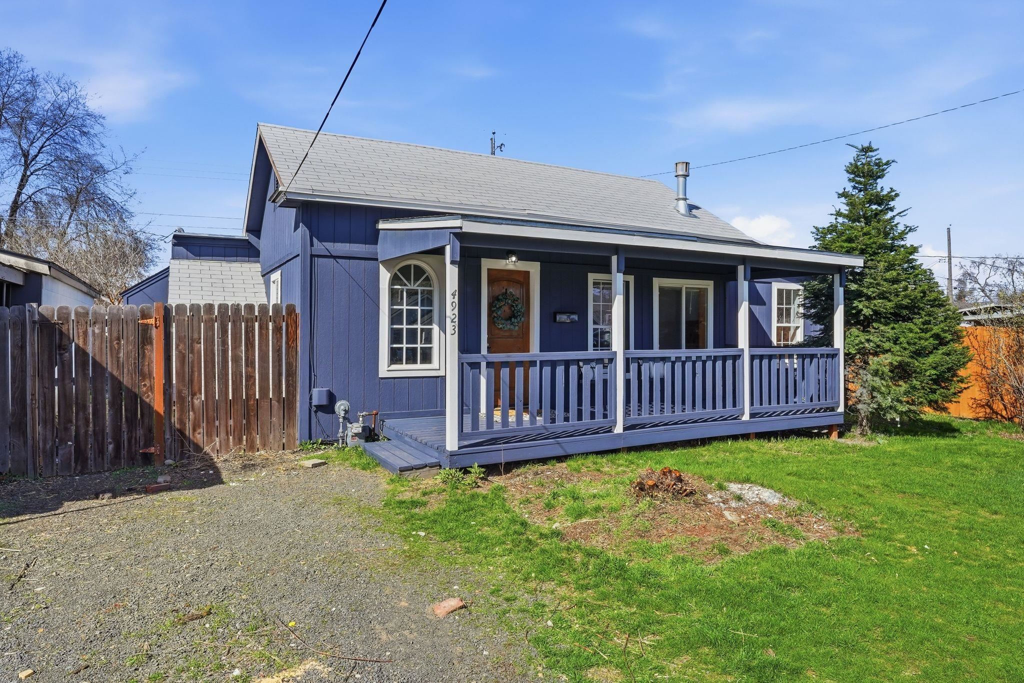 4923 N Cook St - Photo 2