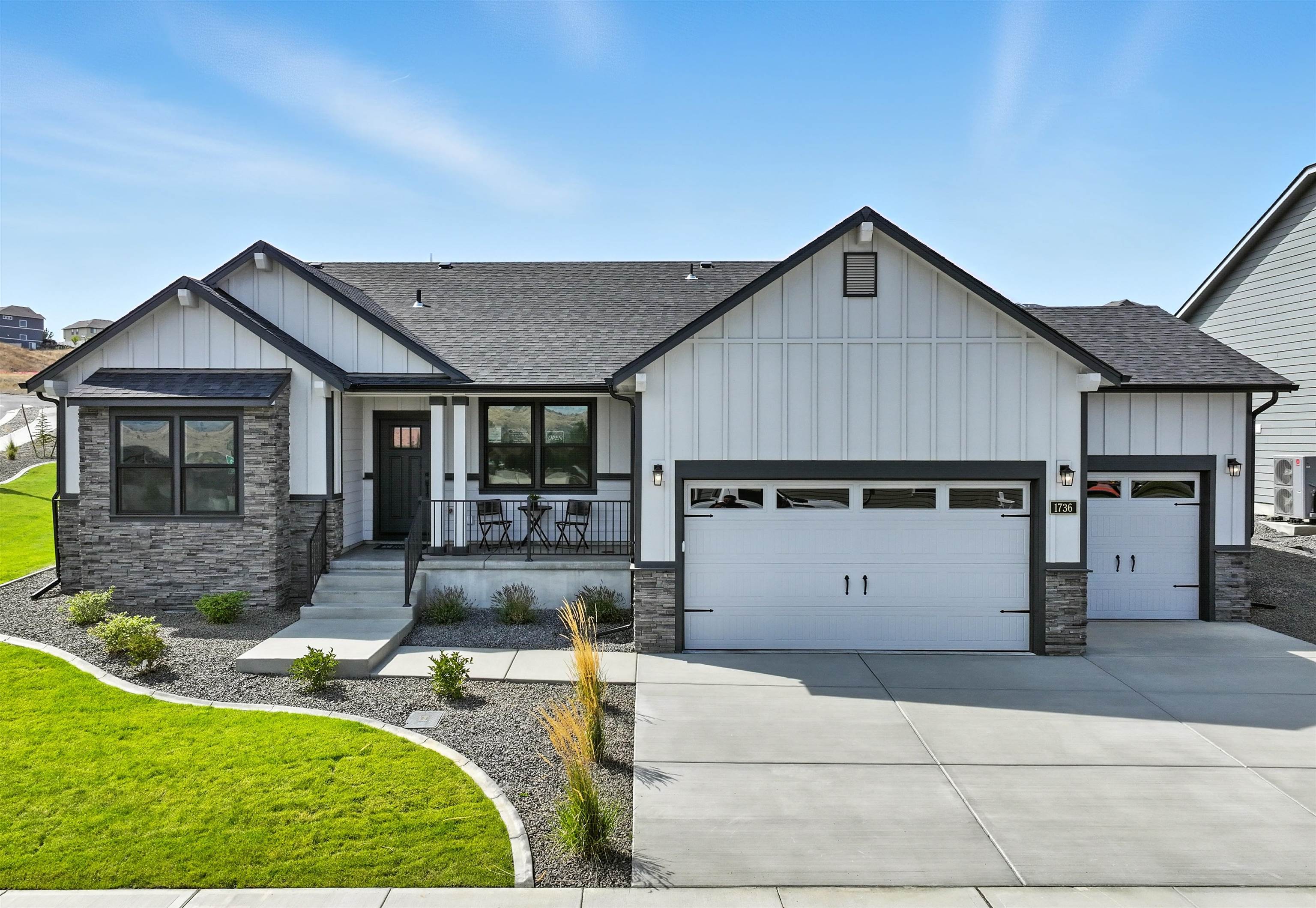 1736 S Moen St - Photo 1