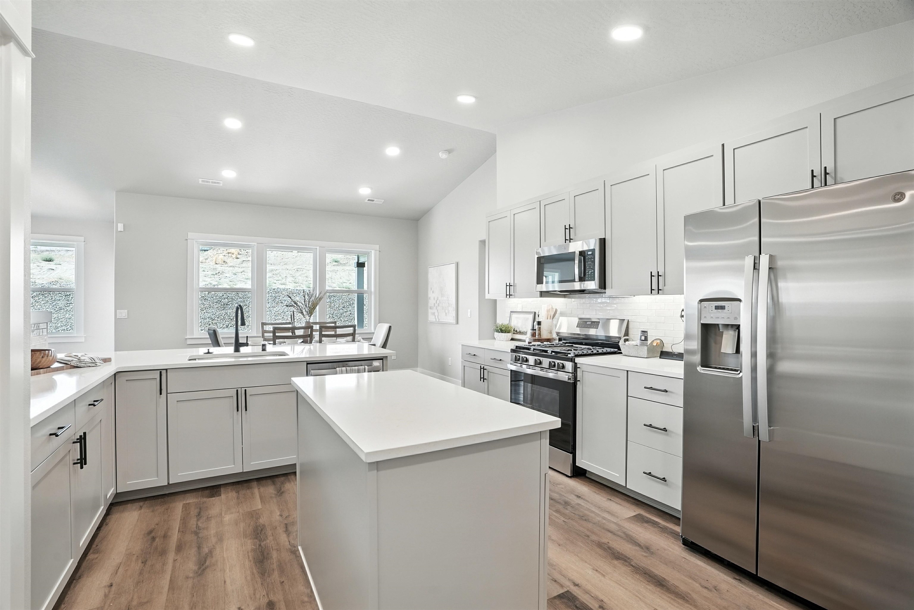 1736 S Moen St - Photo 4
