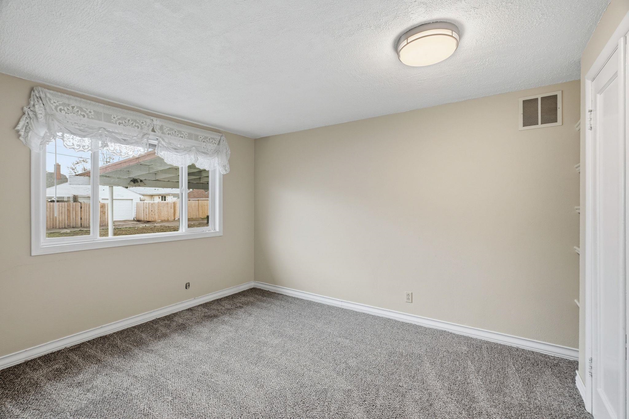 554 E North Ave - Photo 16