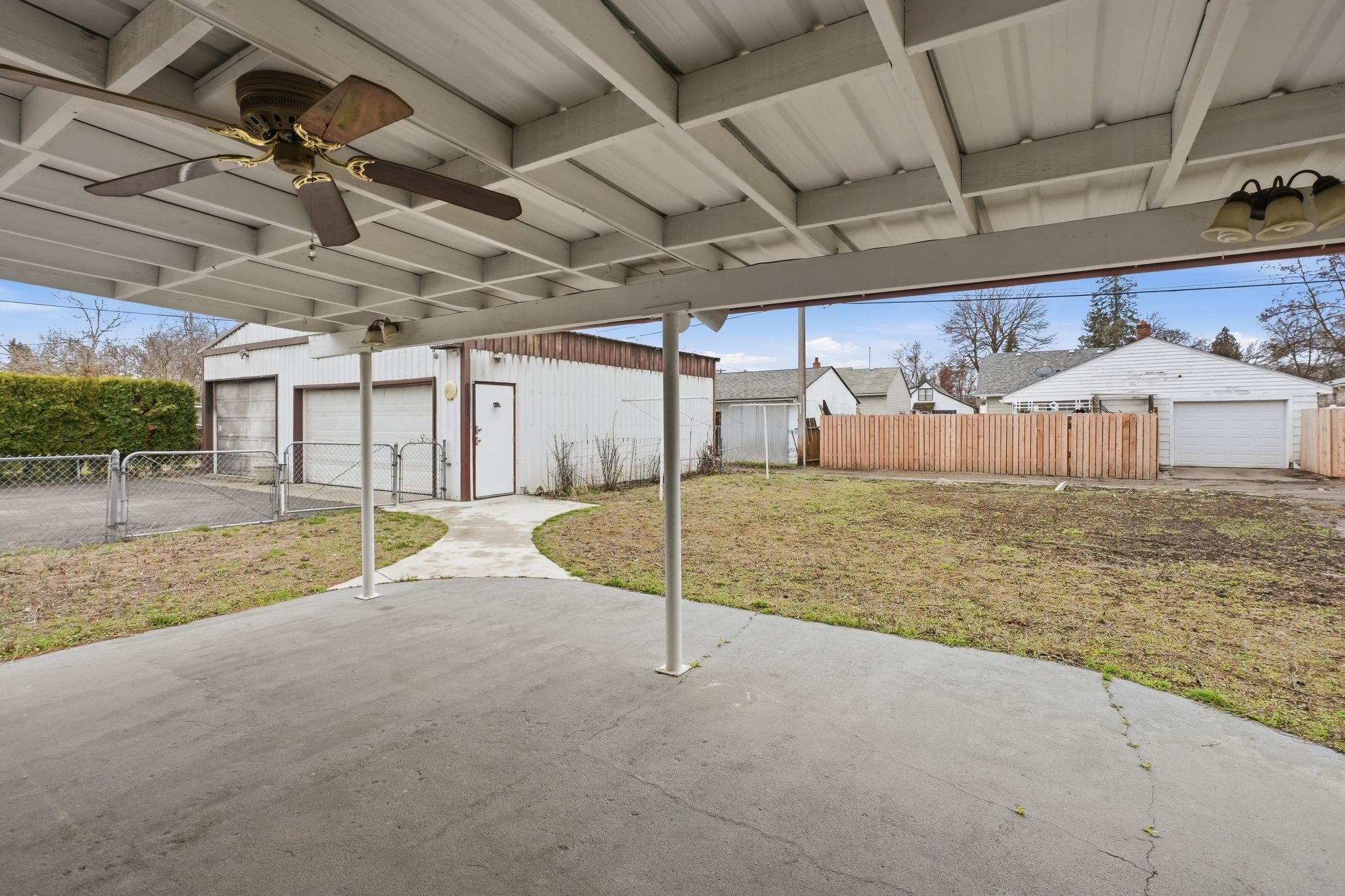 554 E North Ave - Photo 22