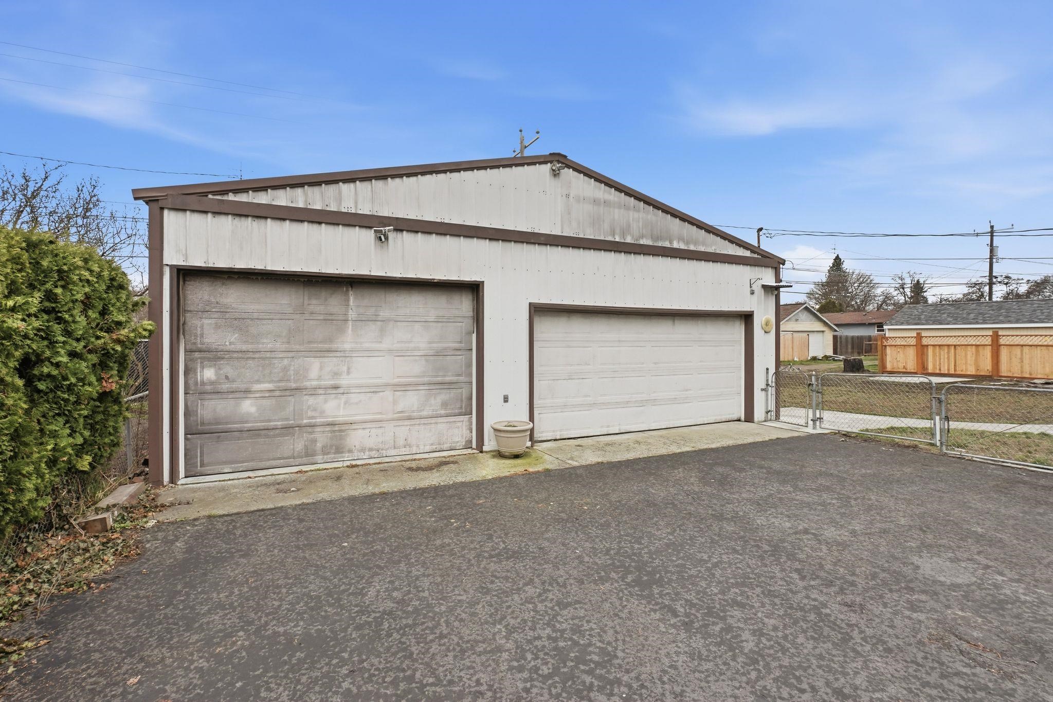 554 E North Ave - Photo 27