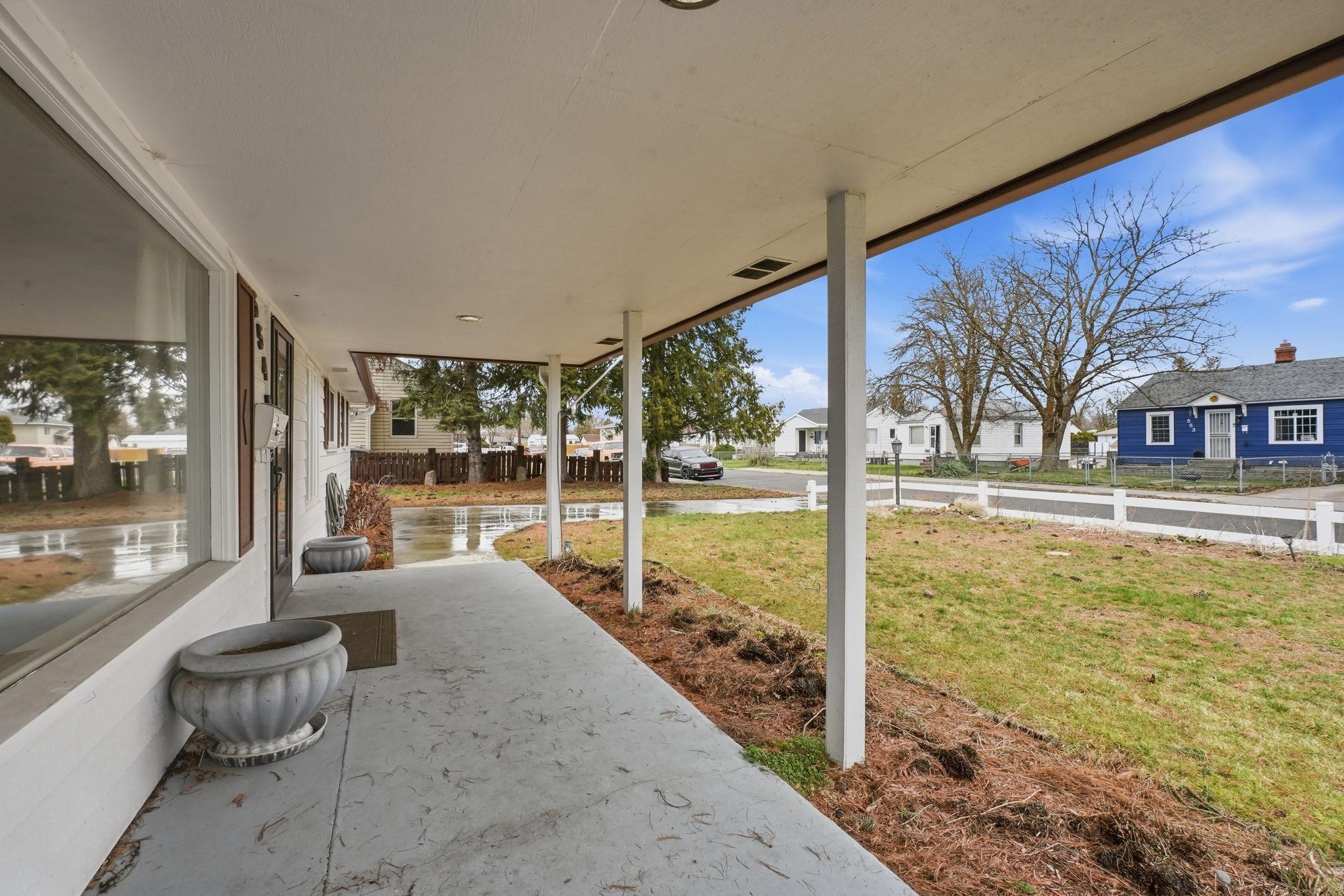 554 E North Ave - Photo 4