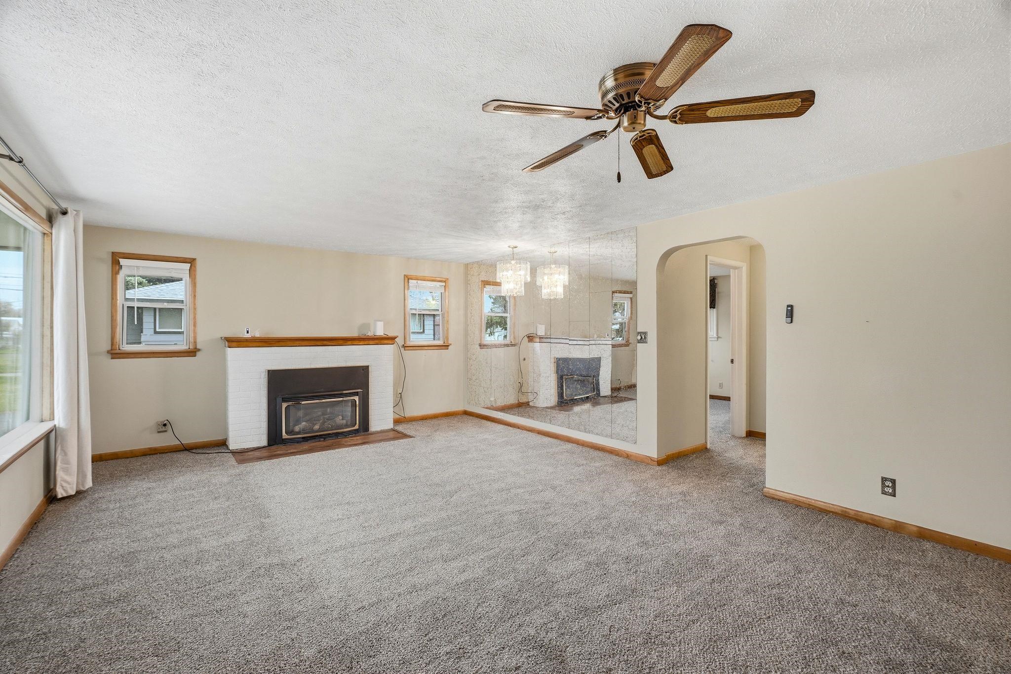 554 E North Ave - Photo 5