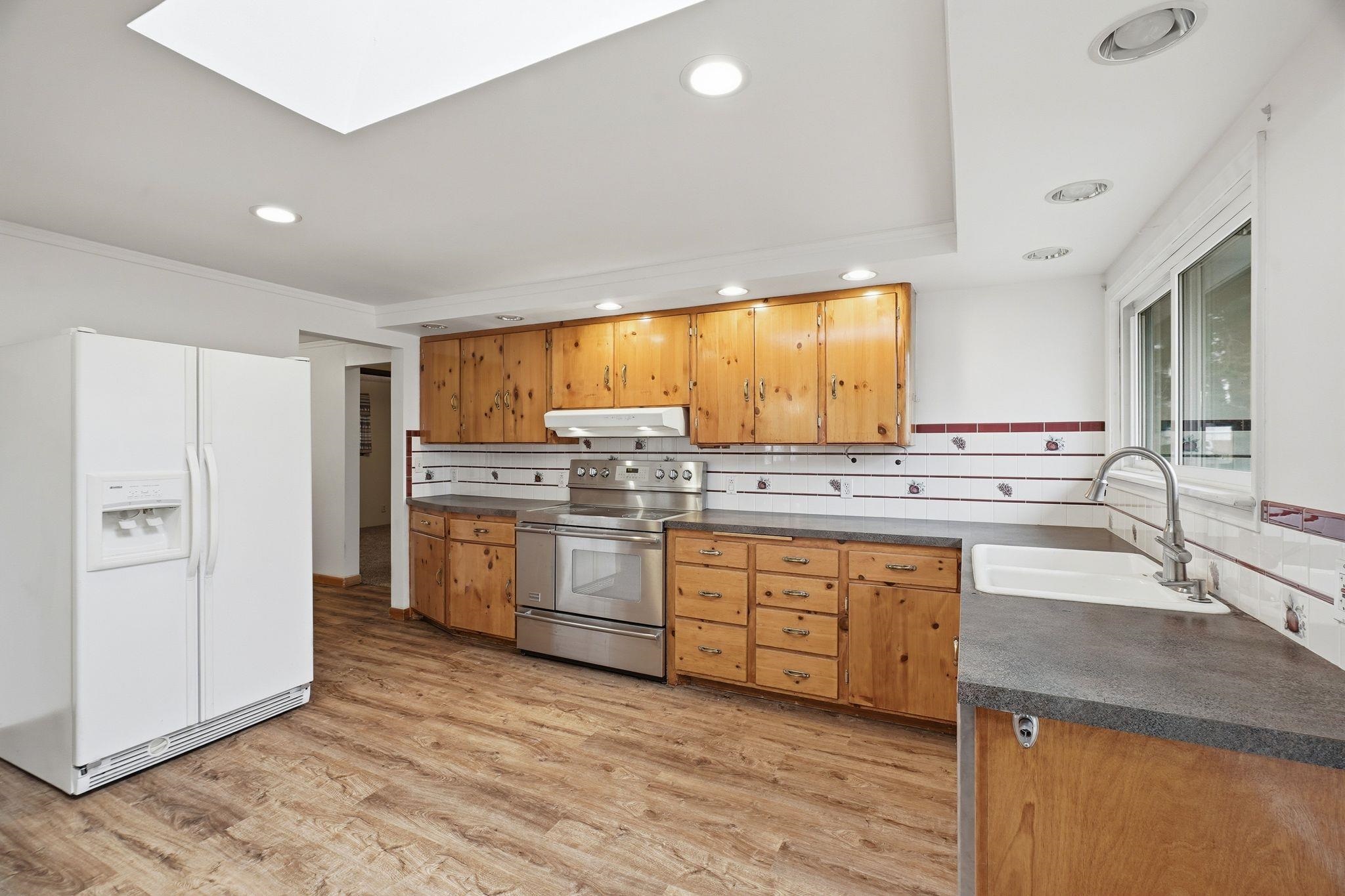554 E North Ave - Photo 9