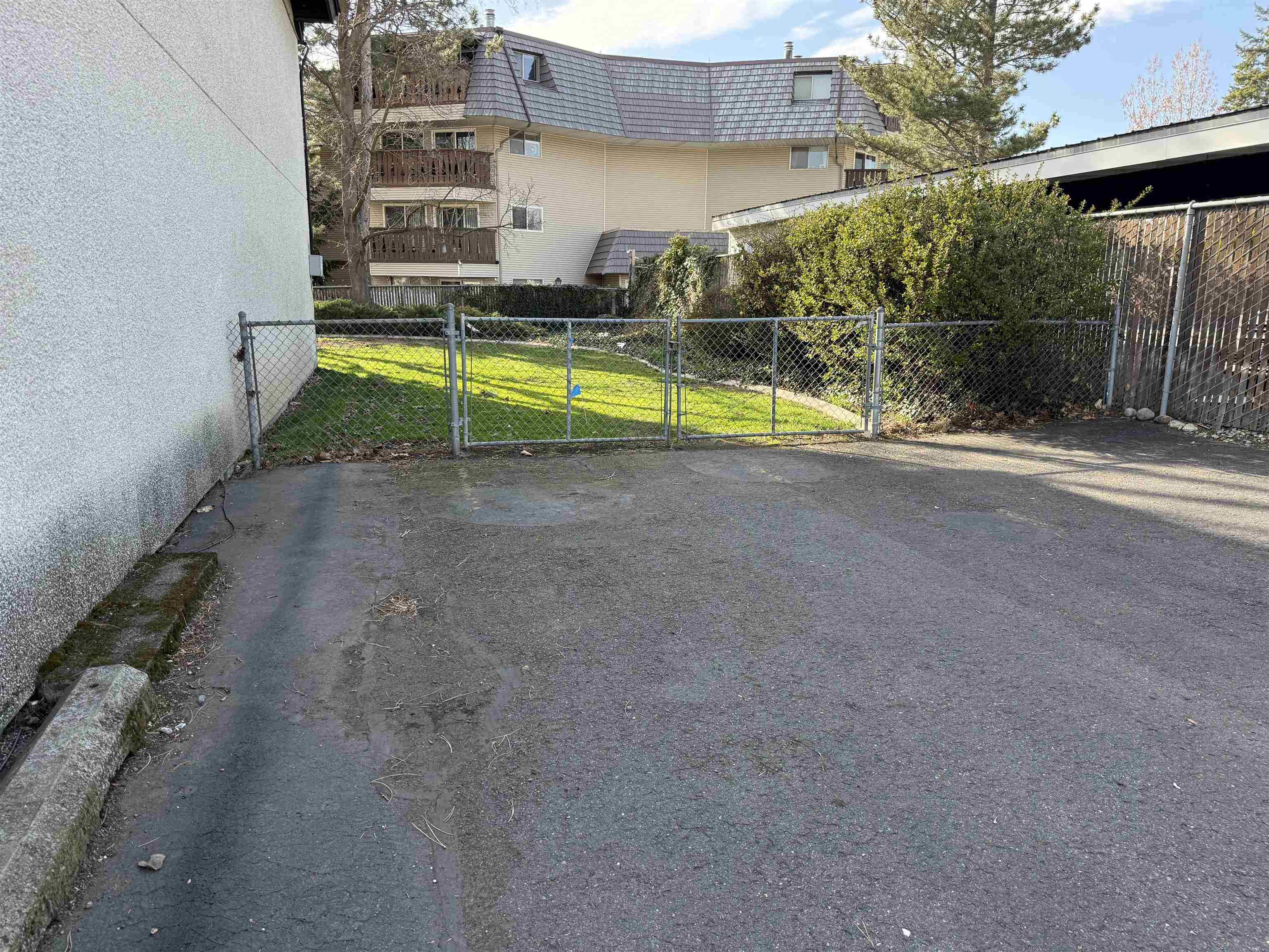10409 E Main Ave - Photo 18