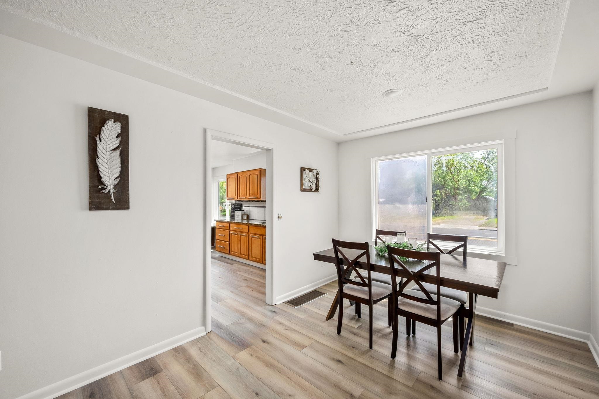 2603 E Wellesley Ave - Photo 8