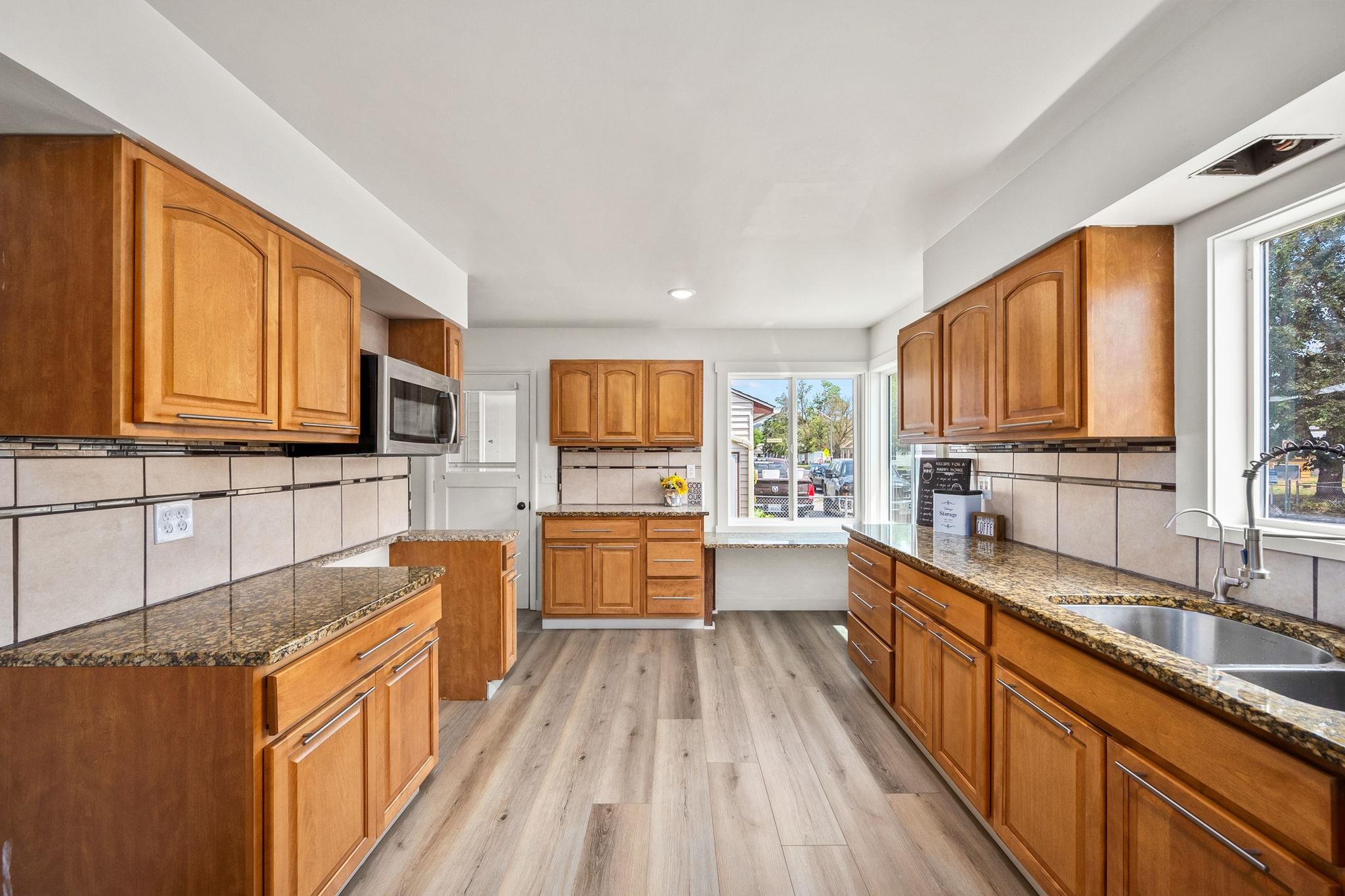 2603 E Wellesley Ave - Photo 9
