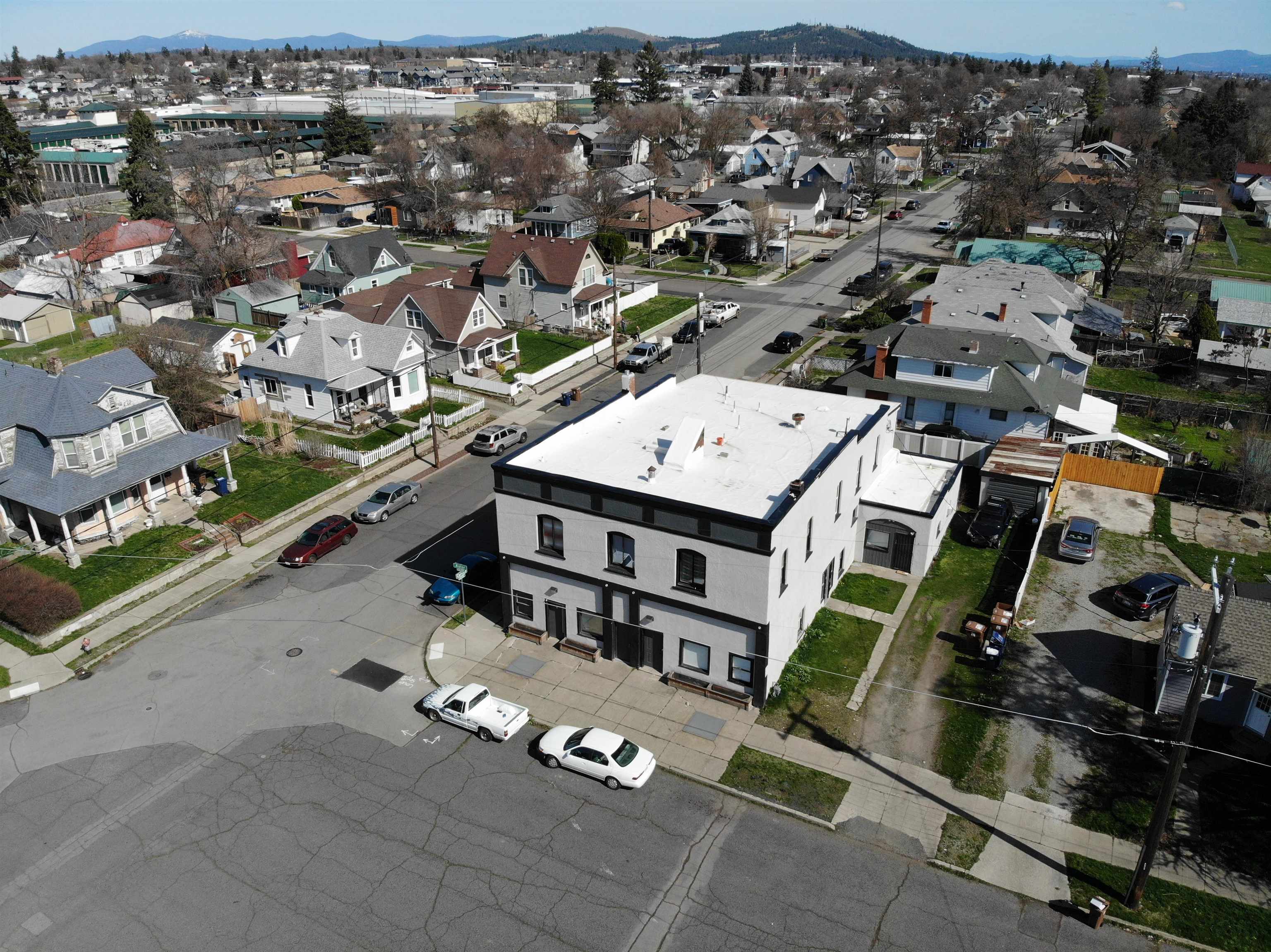 2228 N Astor St - Photo 2