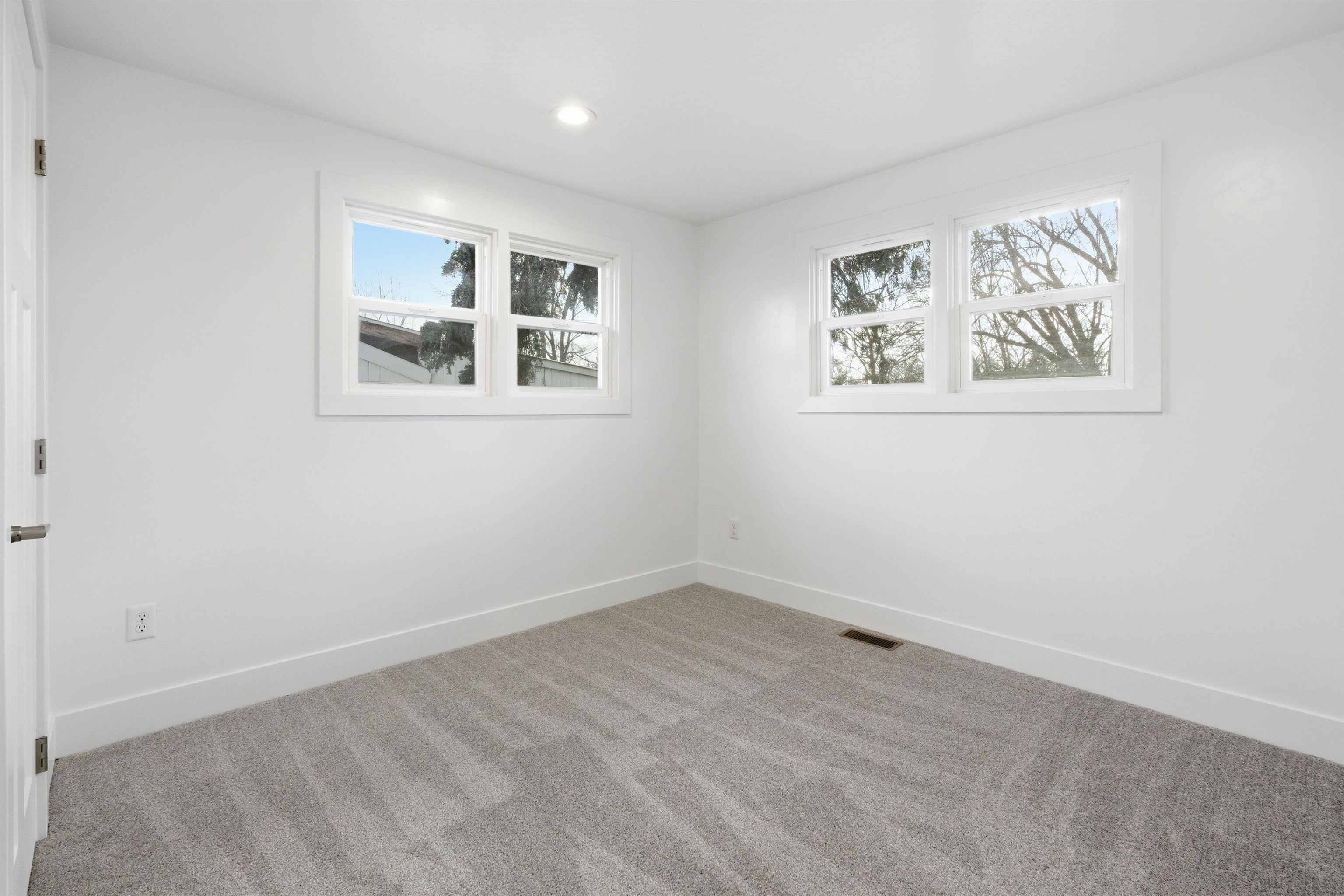 1021 N Willow Rd - Photo 13