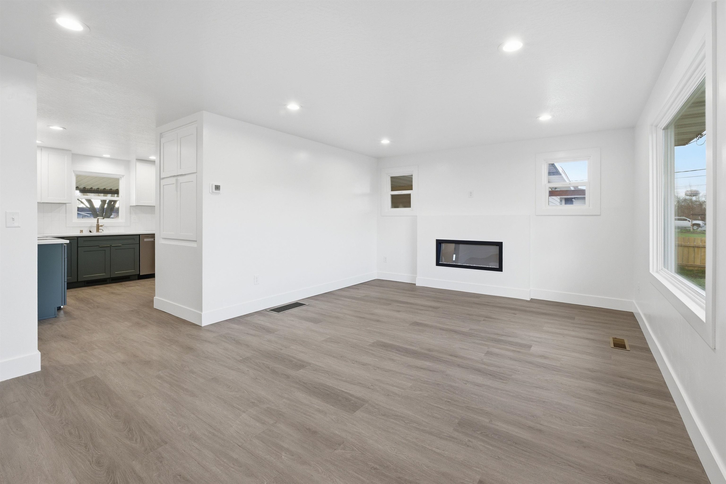 1021 N Willow Rd - Photo 4