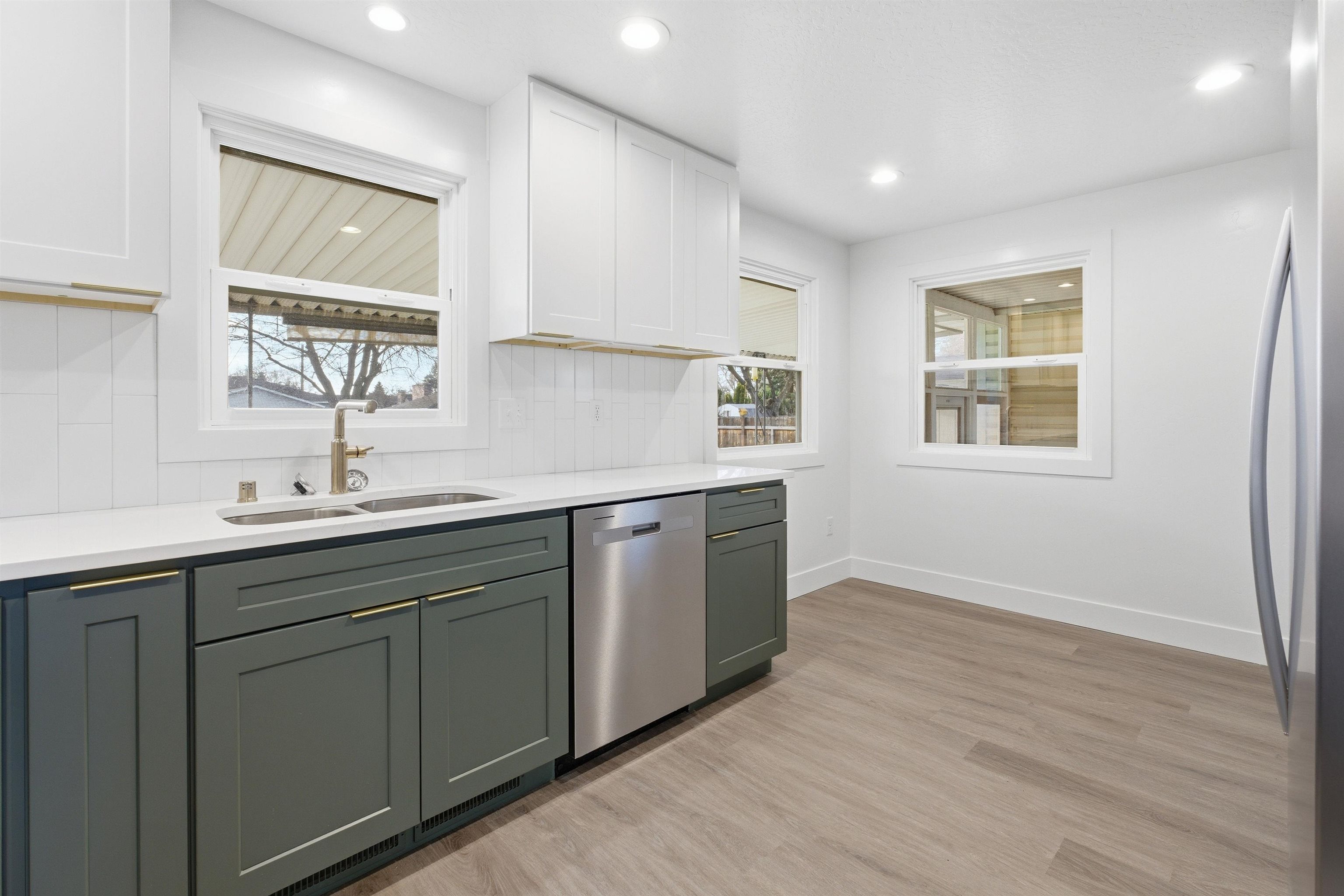 1021 N Willow Rd - Photo 8