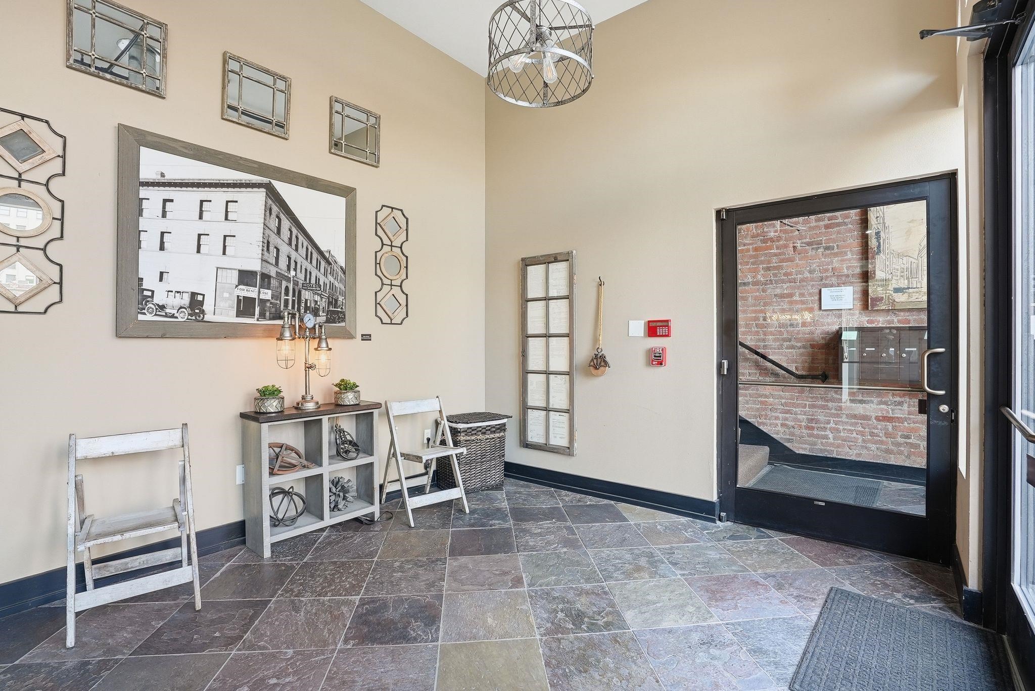 401 W 1st Ave - Photo 4