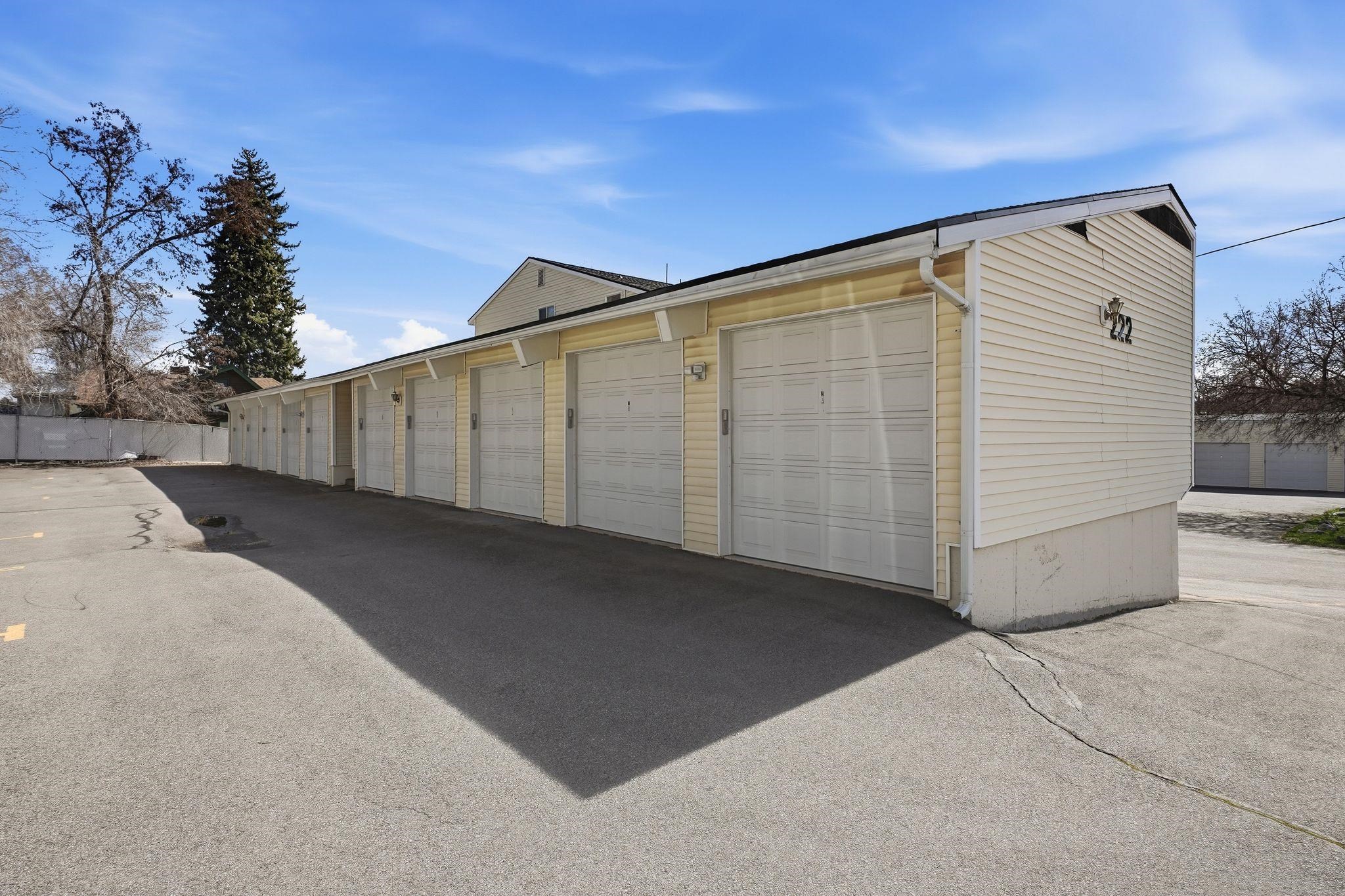 222 N Hutchinson Rd - Photo 17