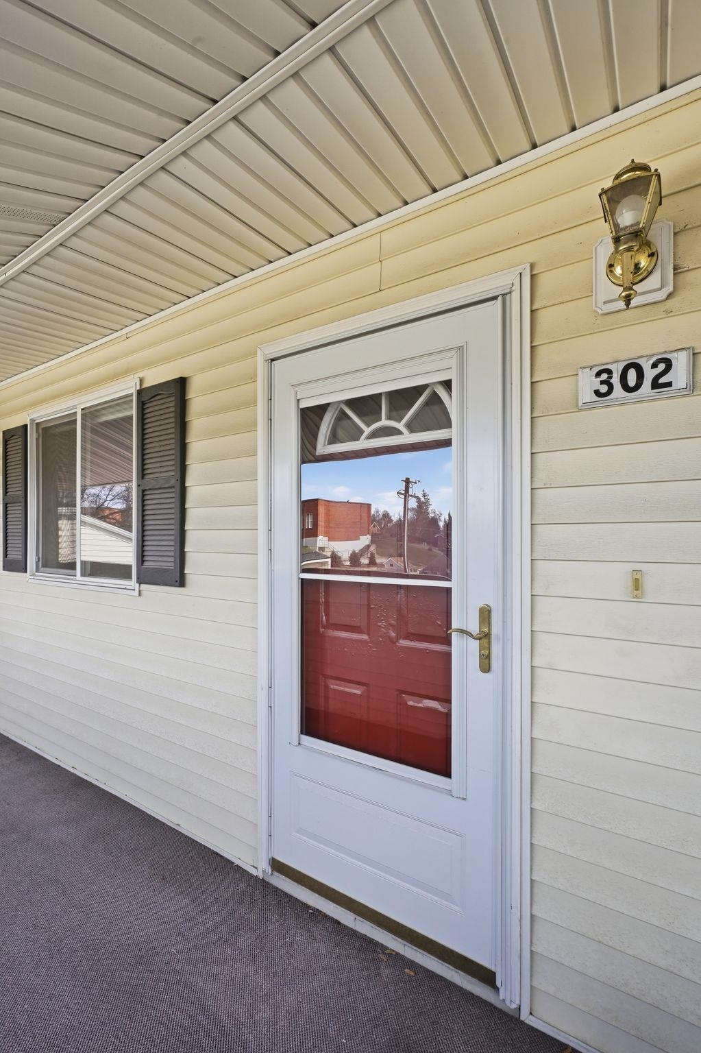 222 N Hutchinson Rd - Photo 3