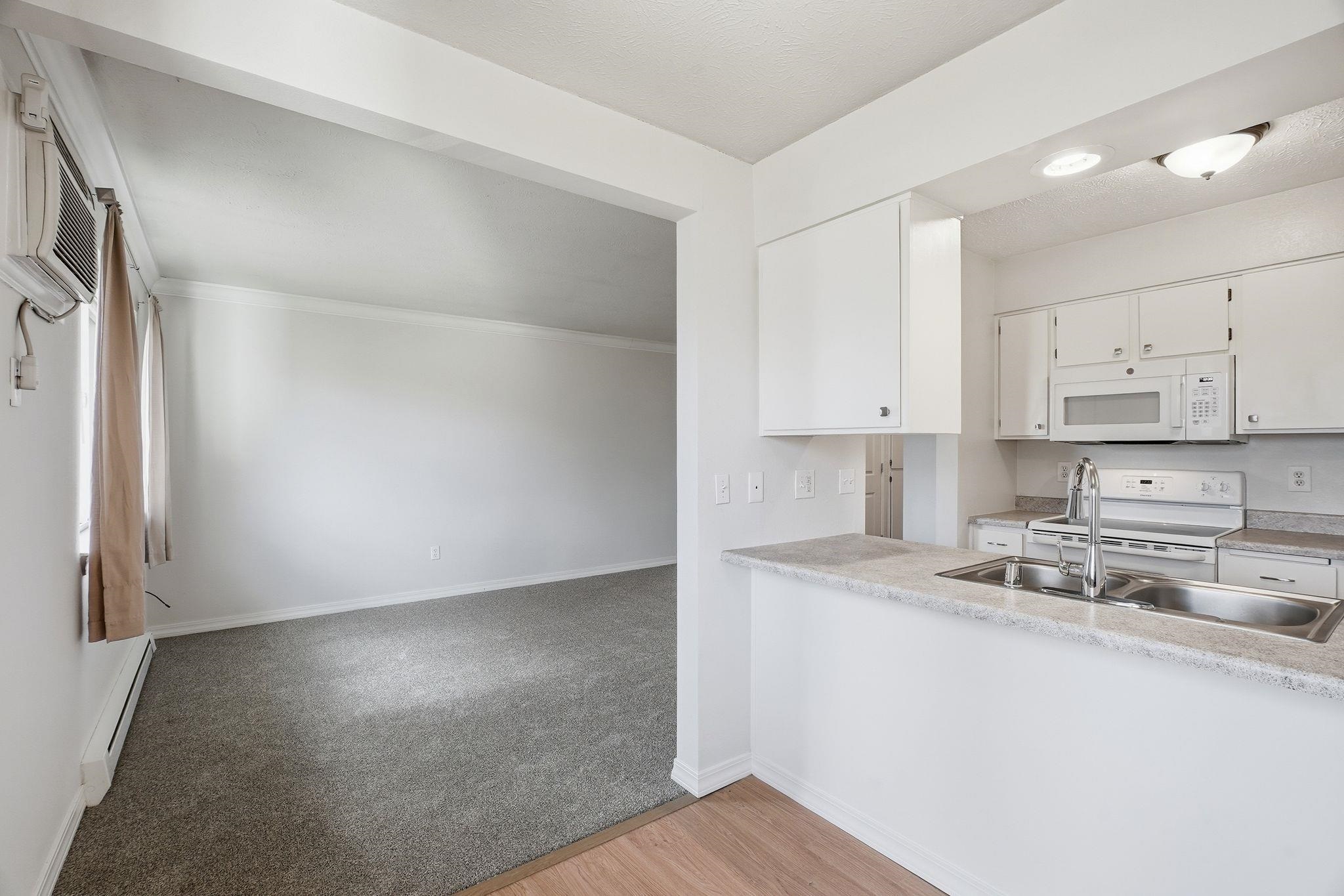 222 N Hutchinson Rd - Photo 7