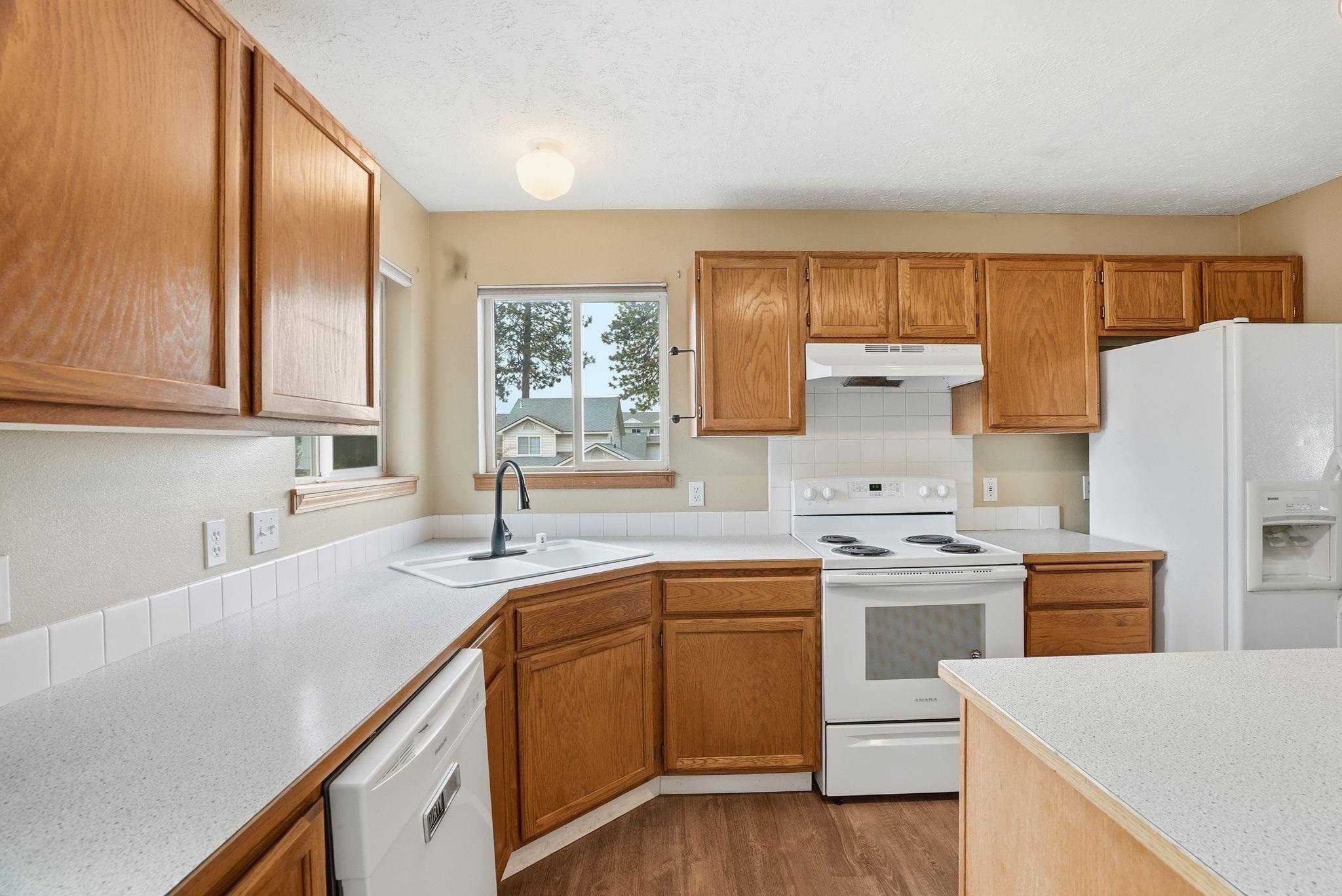3408 E 48th Ct - Photo 10
