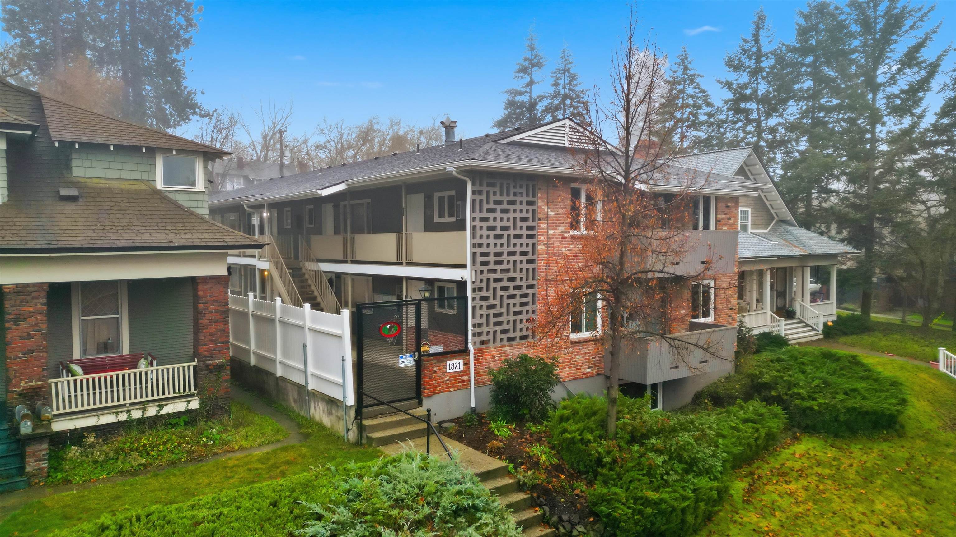 1821 W 8th Ave - Photo 2