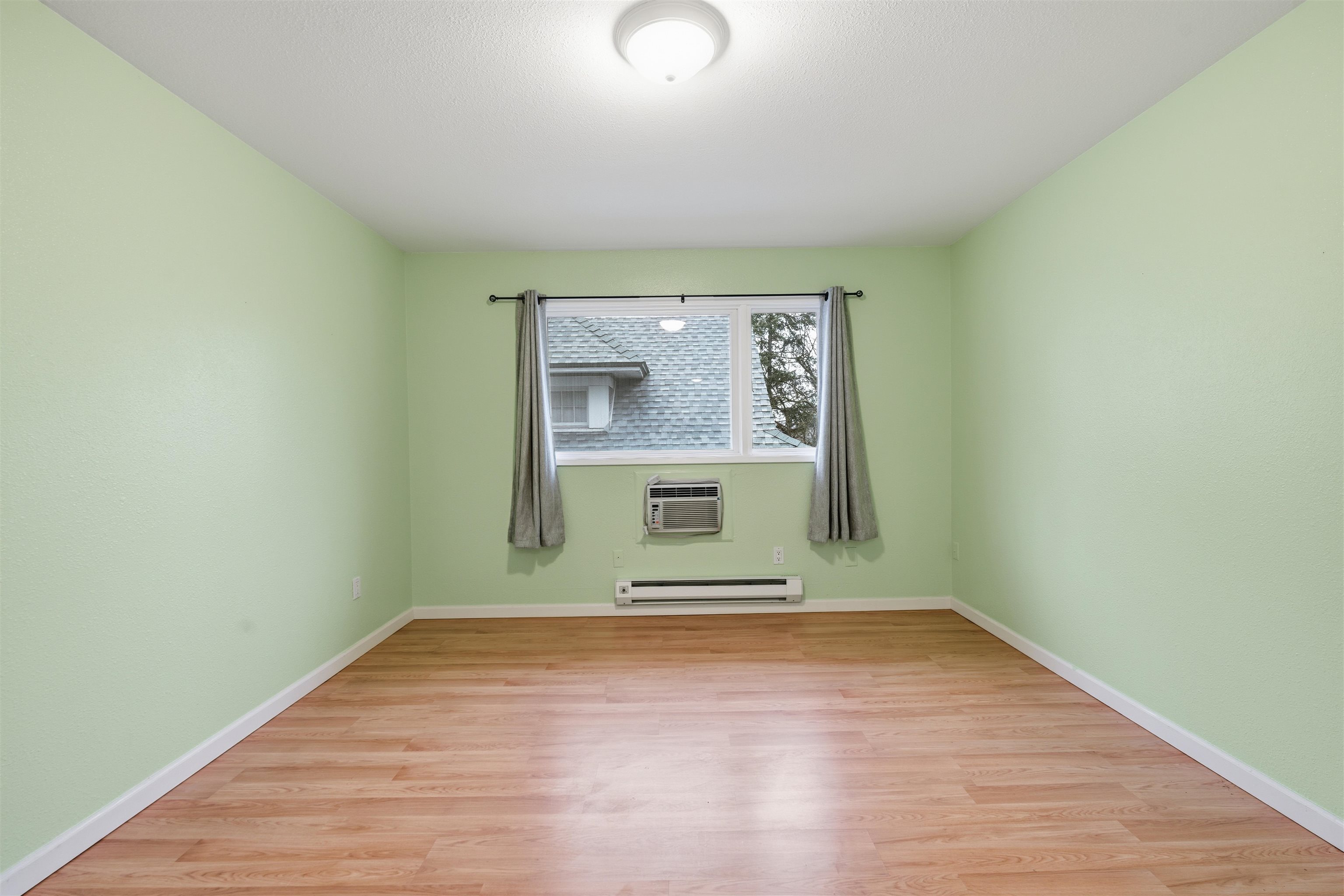1821 W 8th Ave - Photo 16