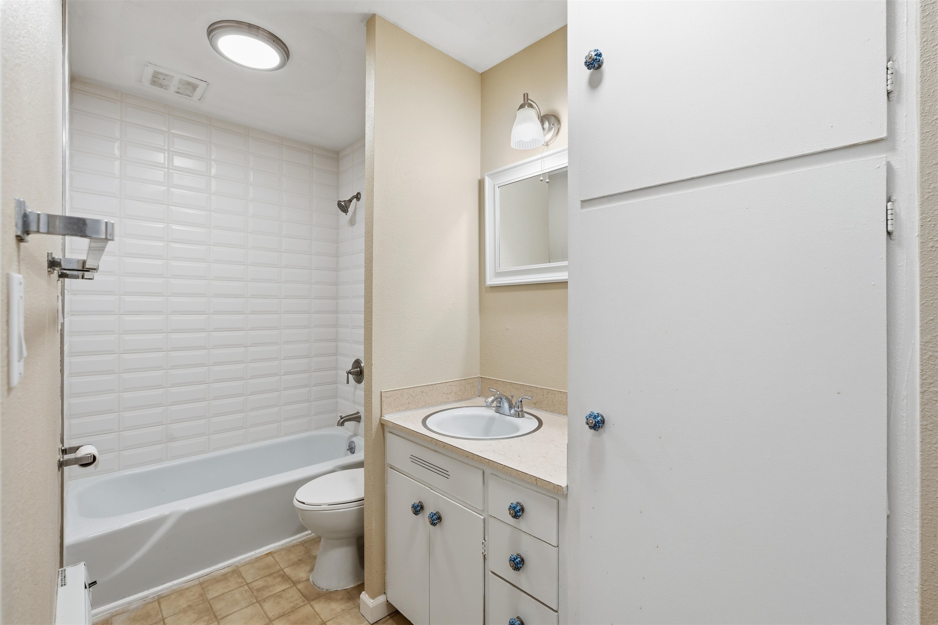 1821 W 8th Ave - Photo 18
