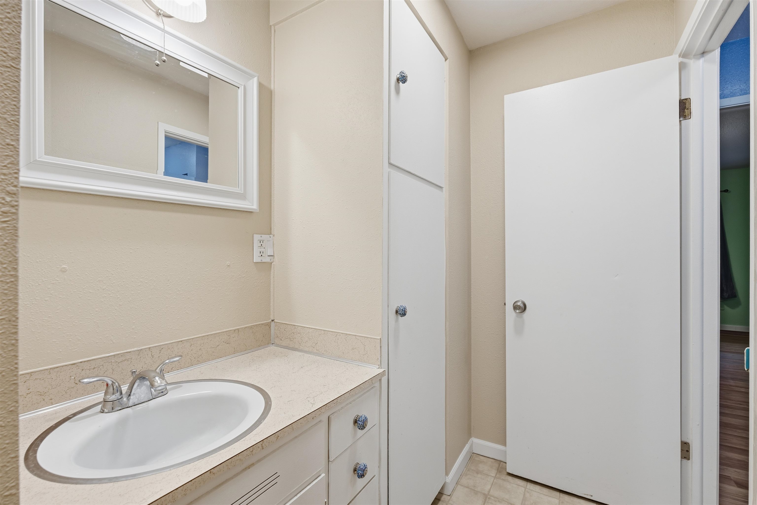 1821 W 8th Ave - Photo 19