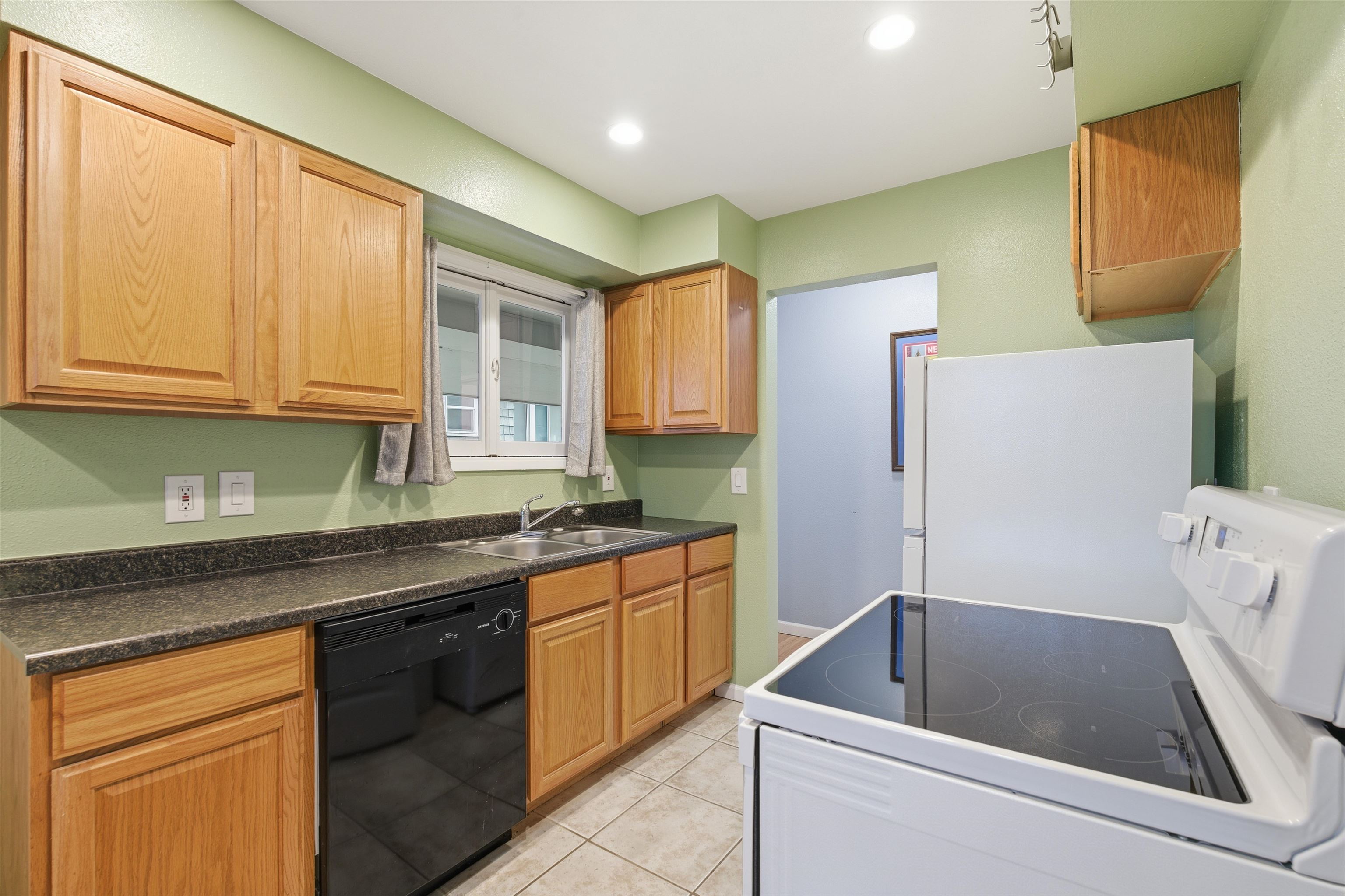 1821 W 8th Ave - Photo 3