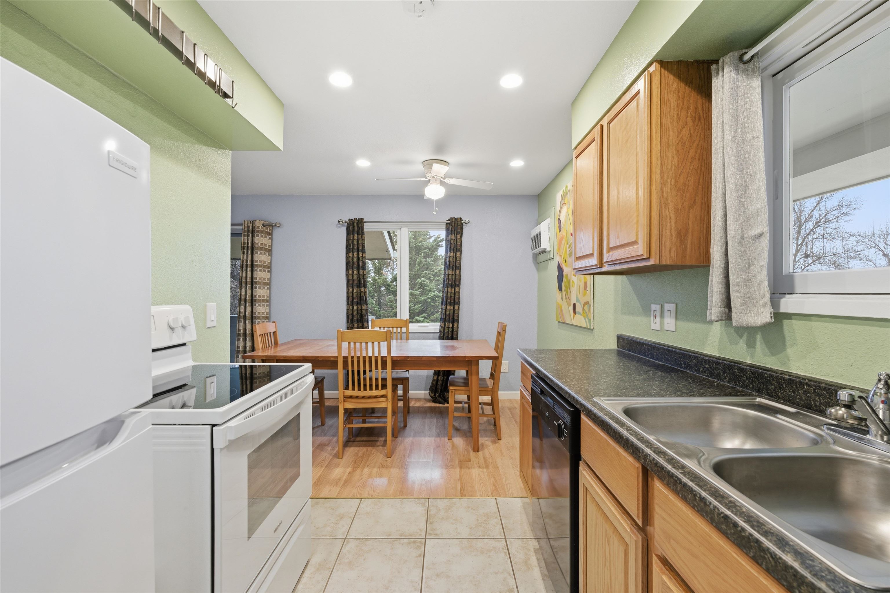 1821 W 8th Ave - Photo 6