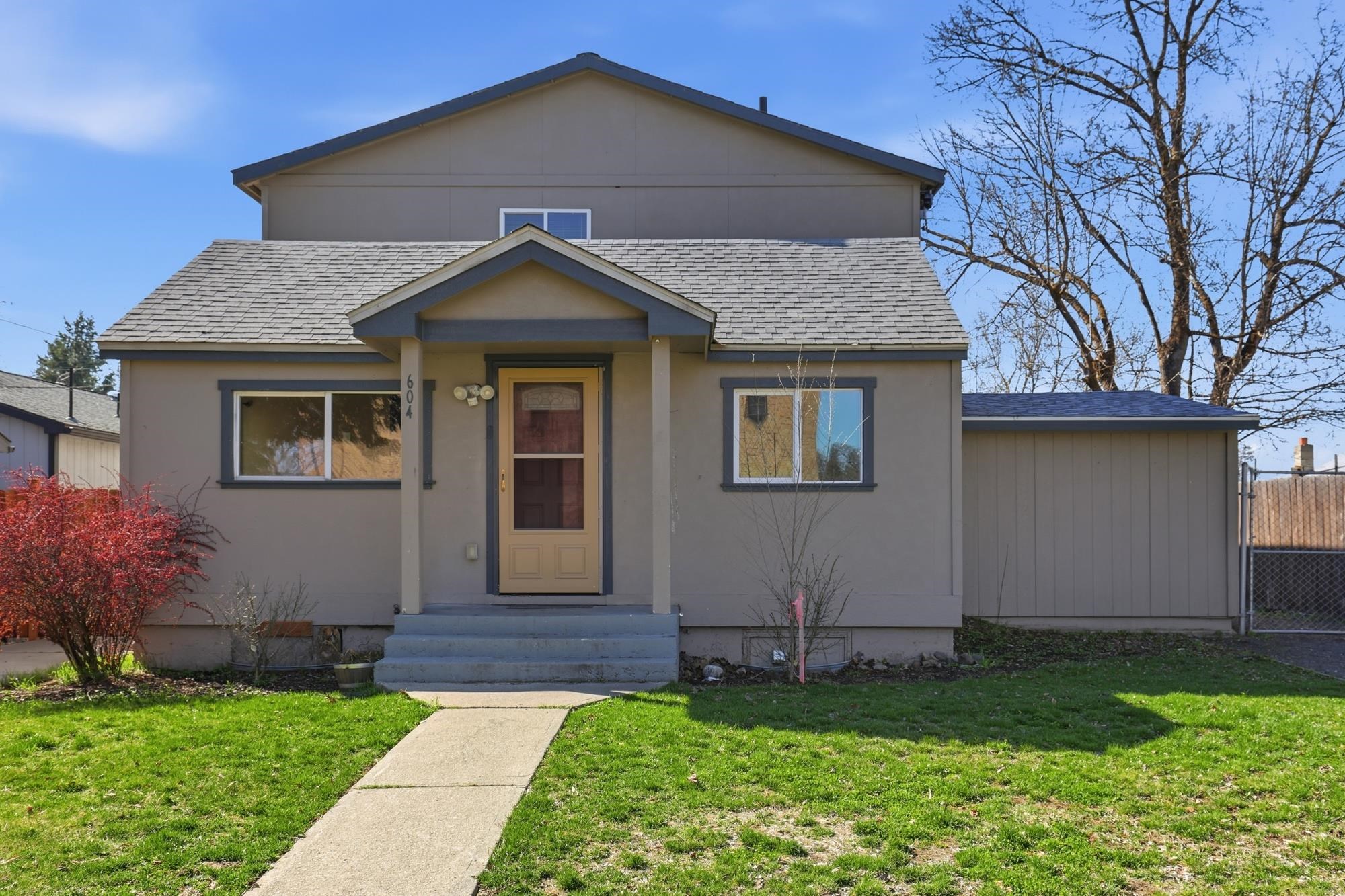 604 S Ray St - Photo 1
