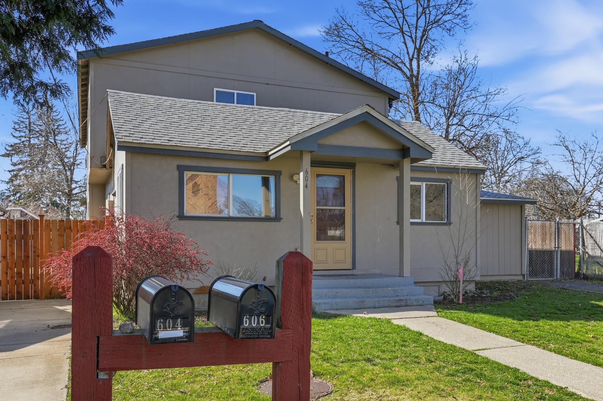 604 S Ray St - Photo 2