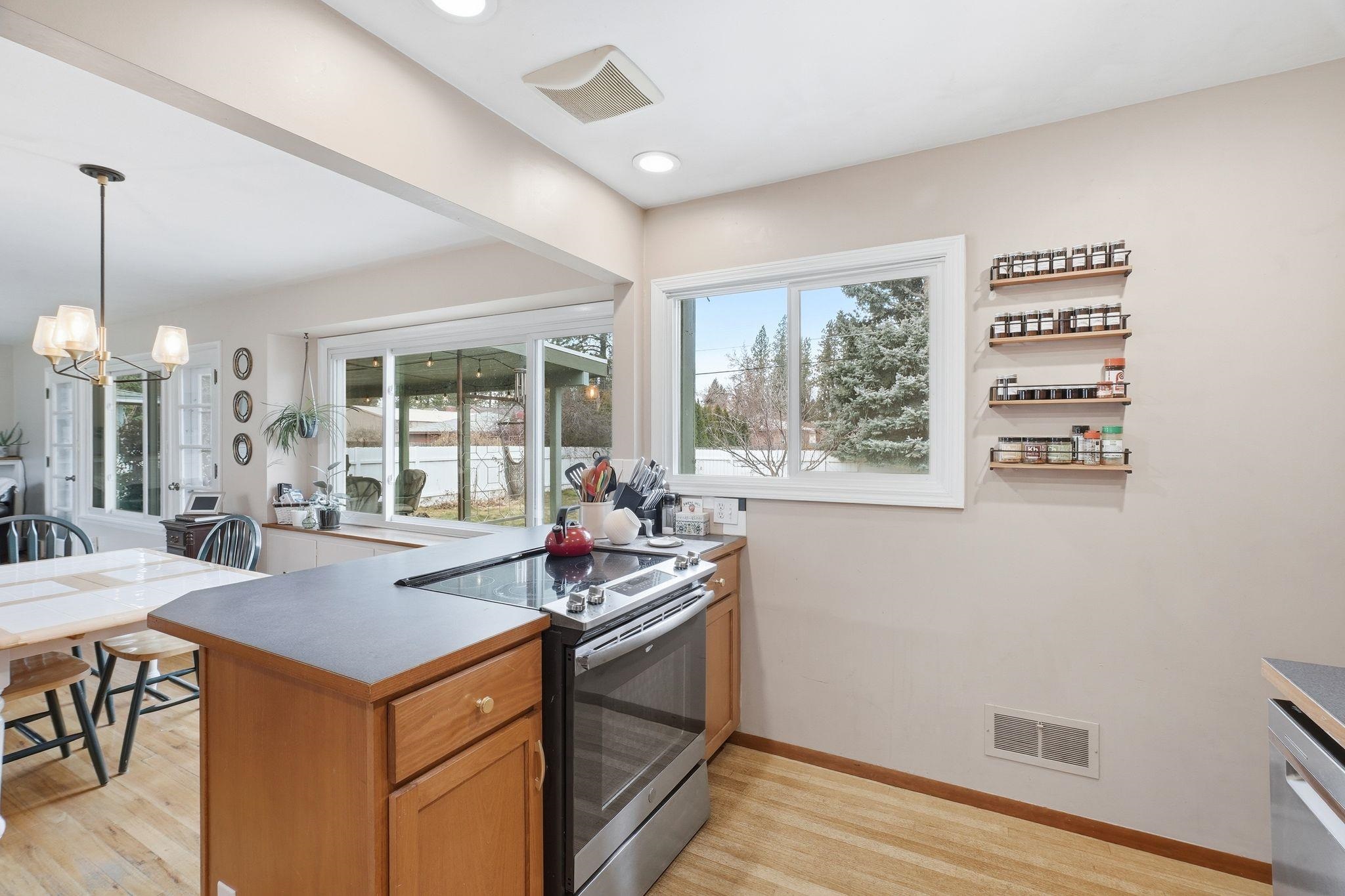 16 W 37th Ave - Photo 19