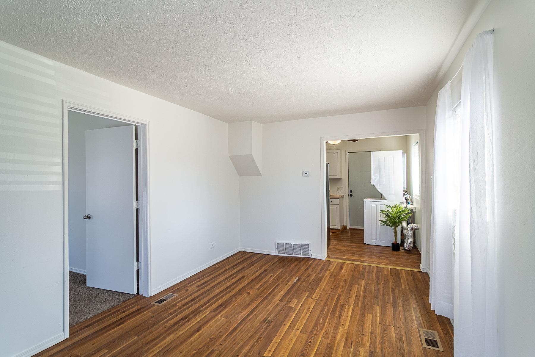 1708 E Tilsley Pl - Photo 3