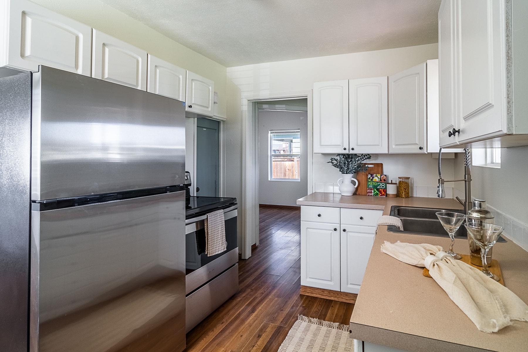 1708 E Tilsley Pl - Photo 9