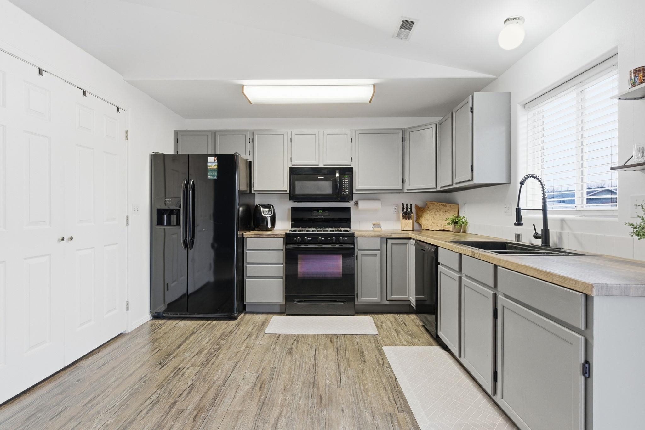 12513 W 10th Ave - Photo 11