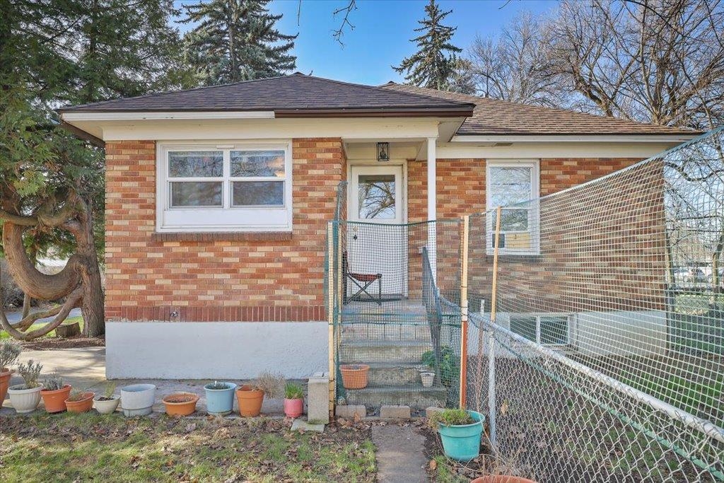 11723 E 4th Ave - Photo 30