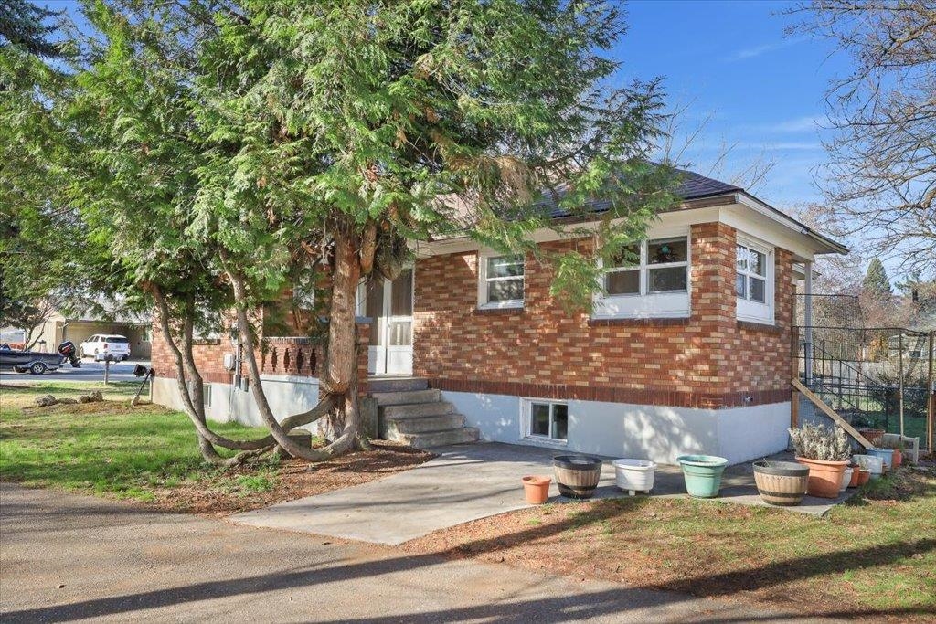 11723 E 4th Ave - Photo 31
