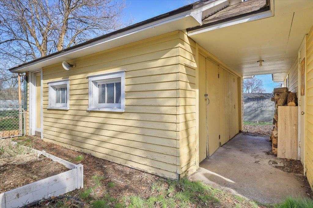 11723 E 4th Ave - Photo 33