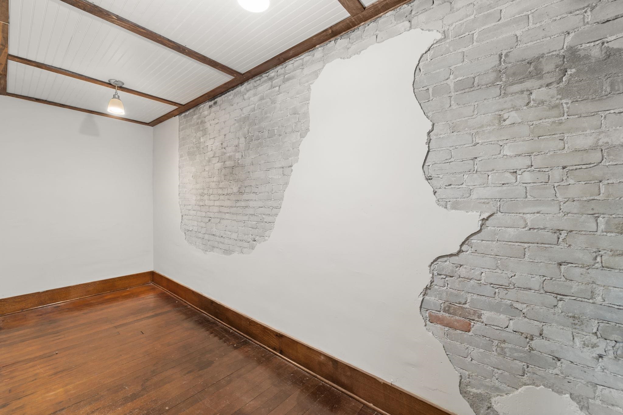 102 N Crosby St - Photo 17