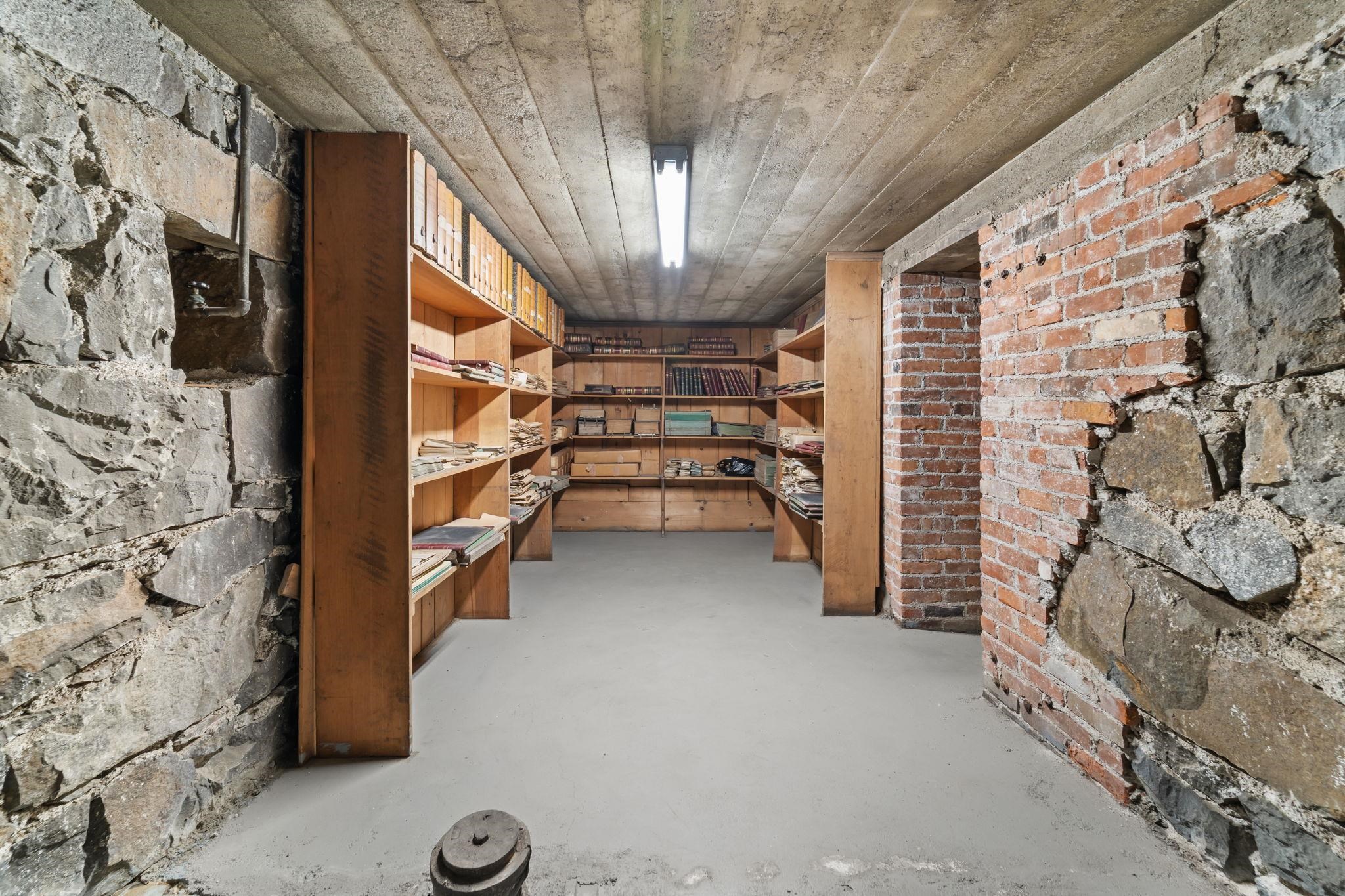102 N Crosby St - Photo 28