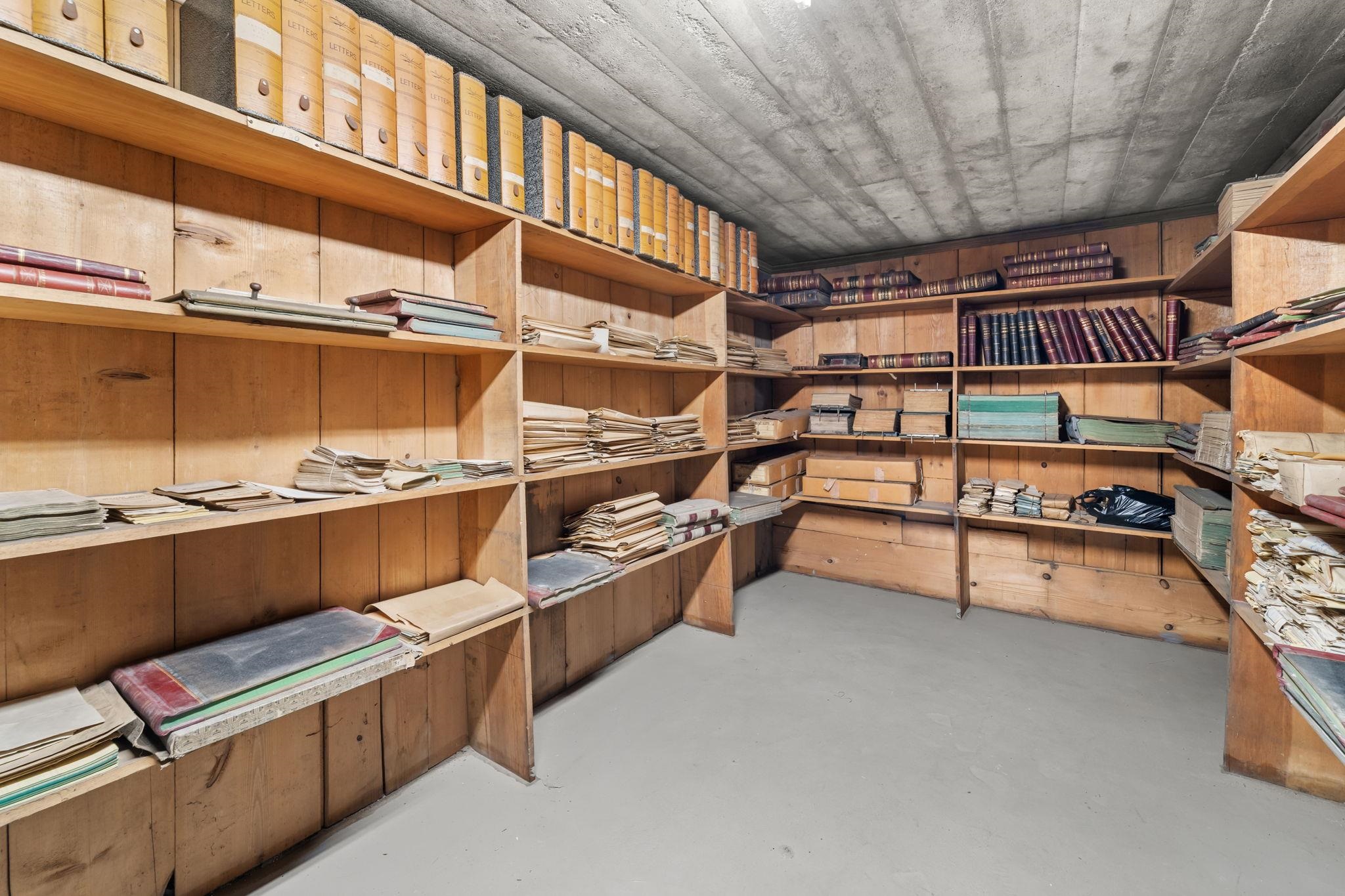 102 N Crosby St - Photo 30