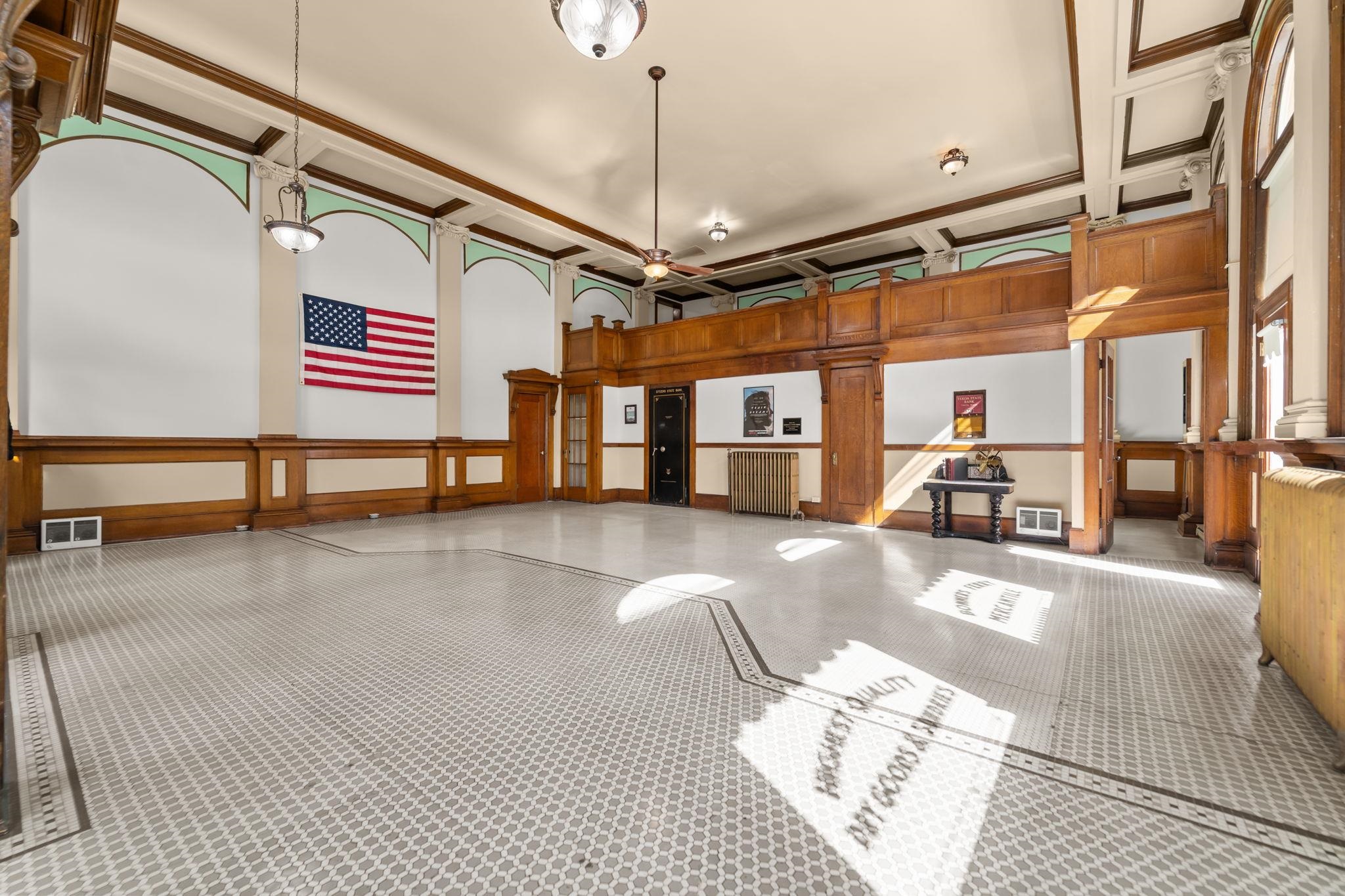 102 N Crosby St - Photo 4