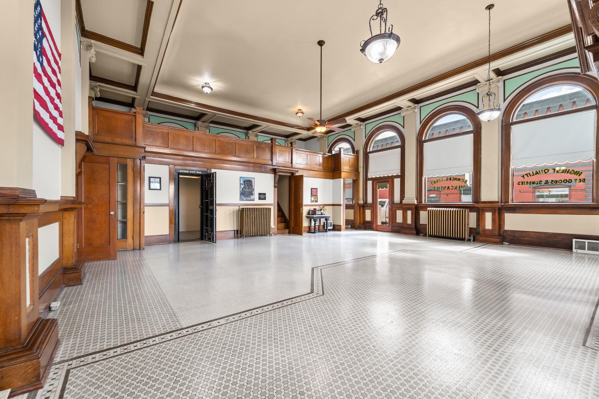 102 N Crosby St - Photo 5