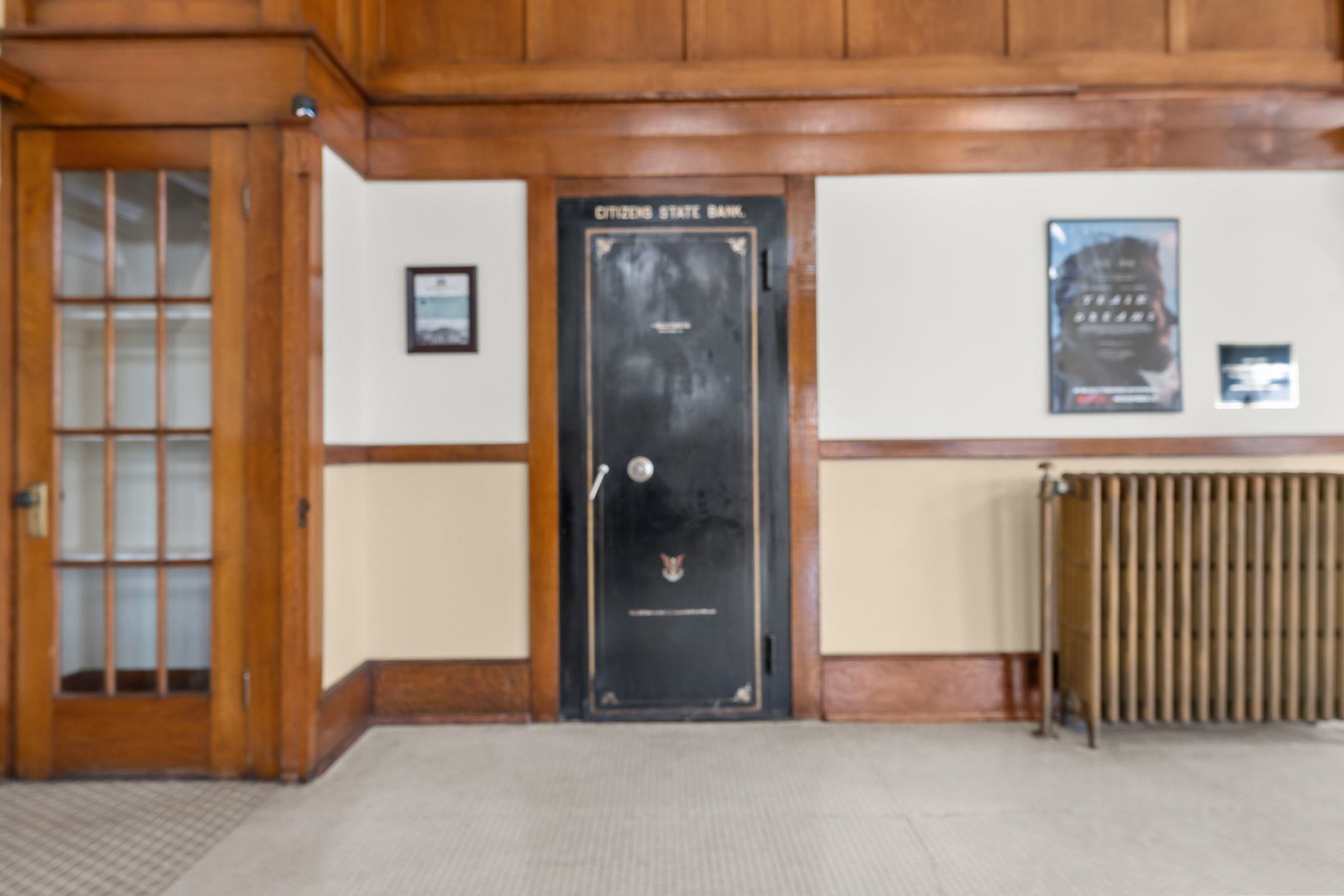 102 N Crosby St - Photo 9