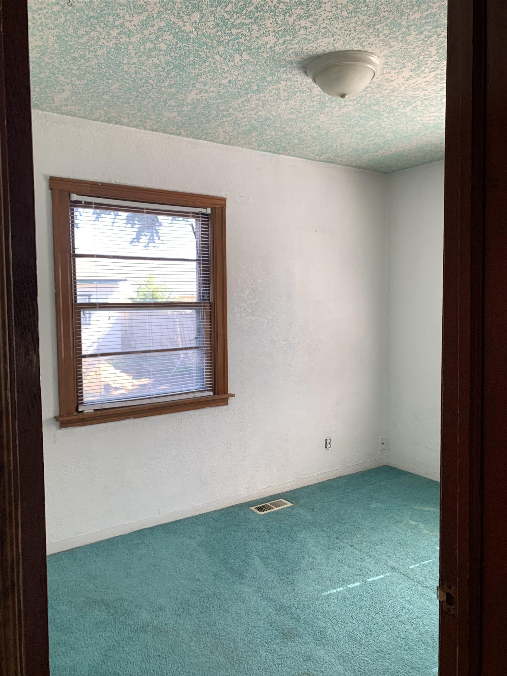 4720 LINCOLN St - Photo 7